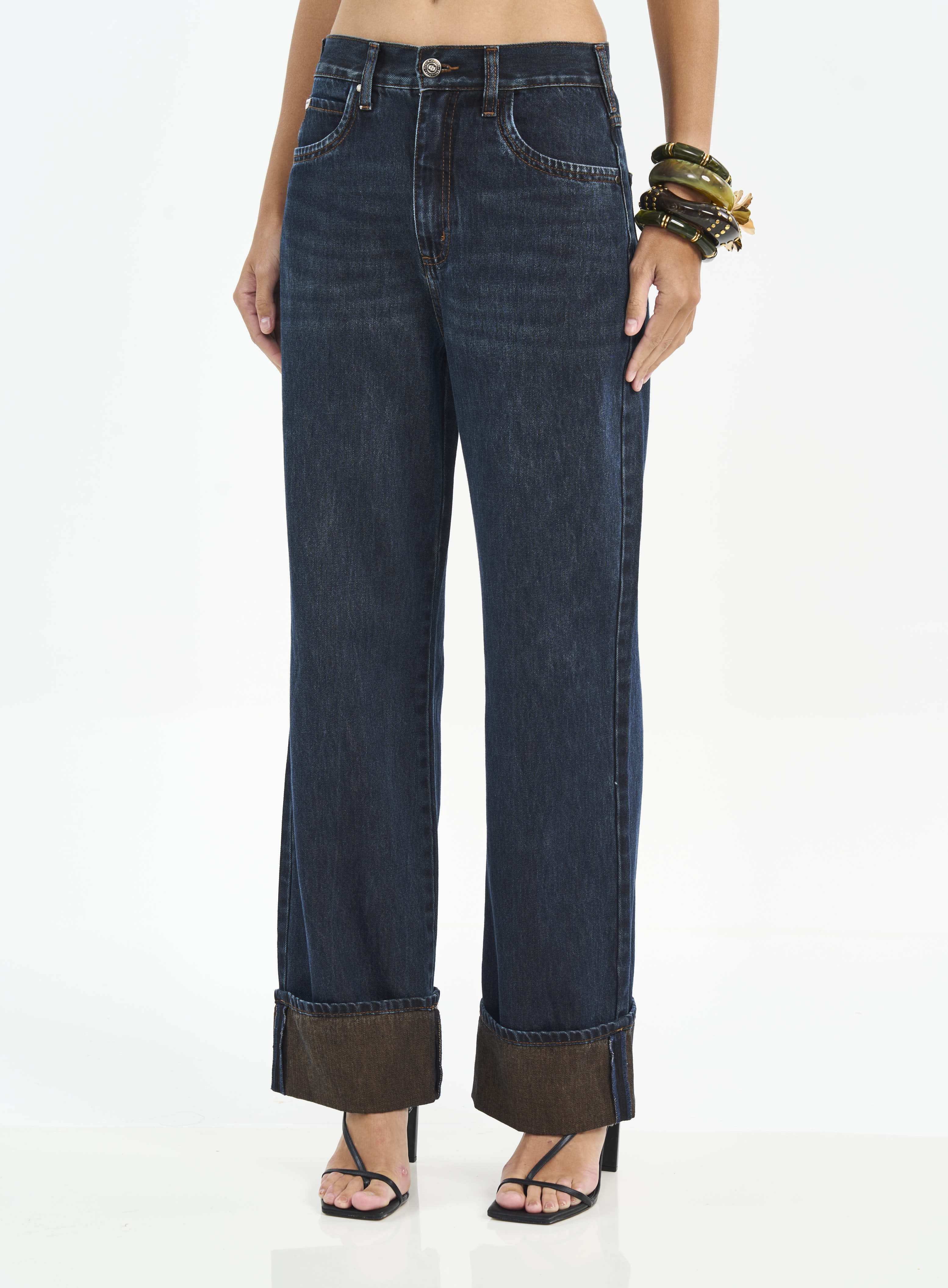 CALÇA JEANS LEONI LOW COM DOBRA 34 INDIGO