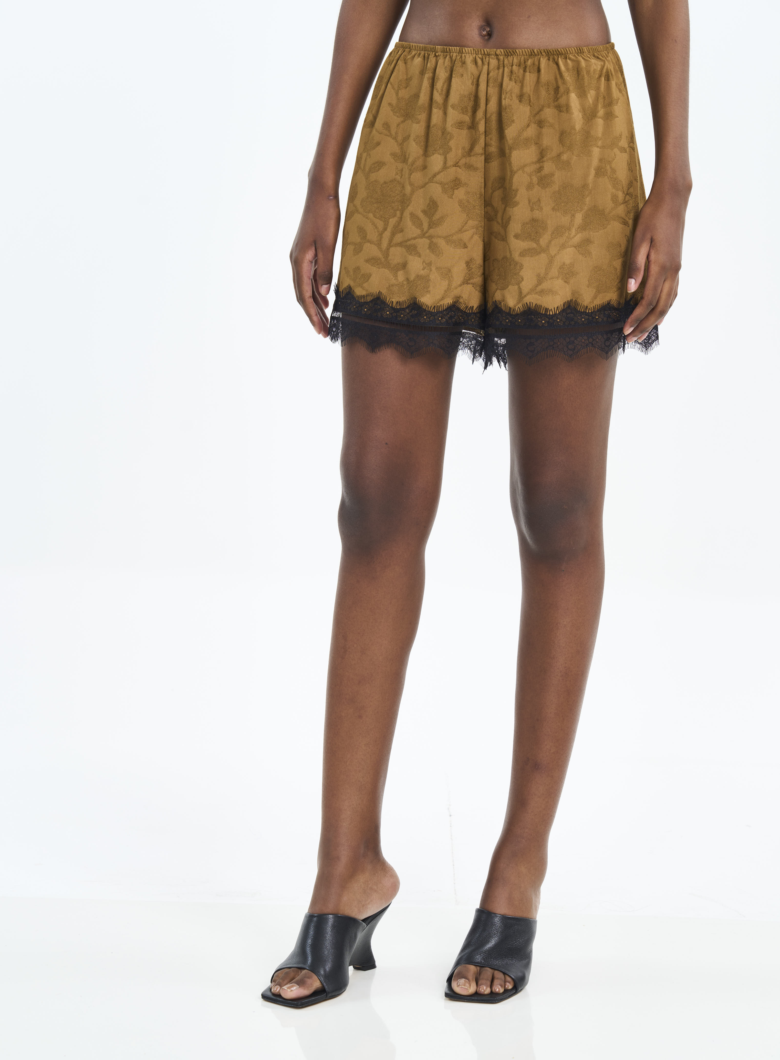 SHORT JACQUARD P MARROM CUMARU