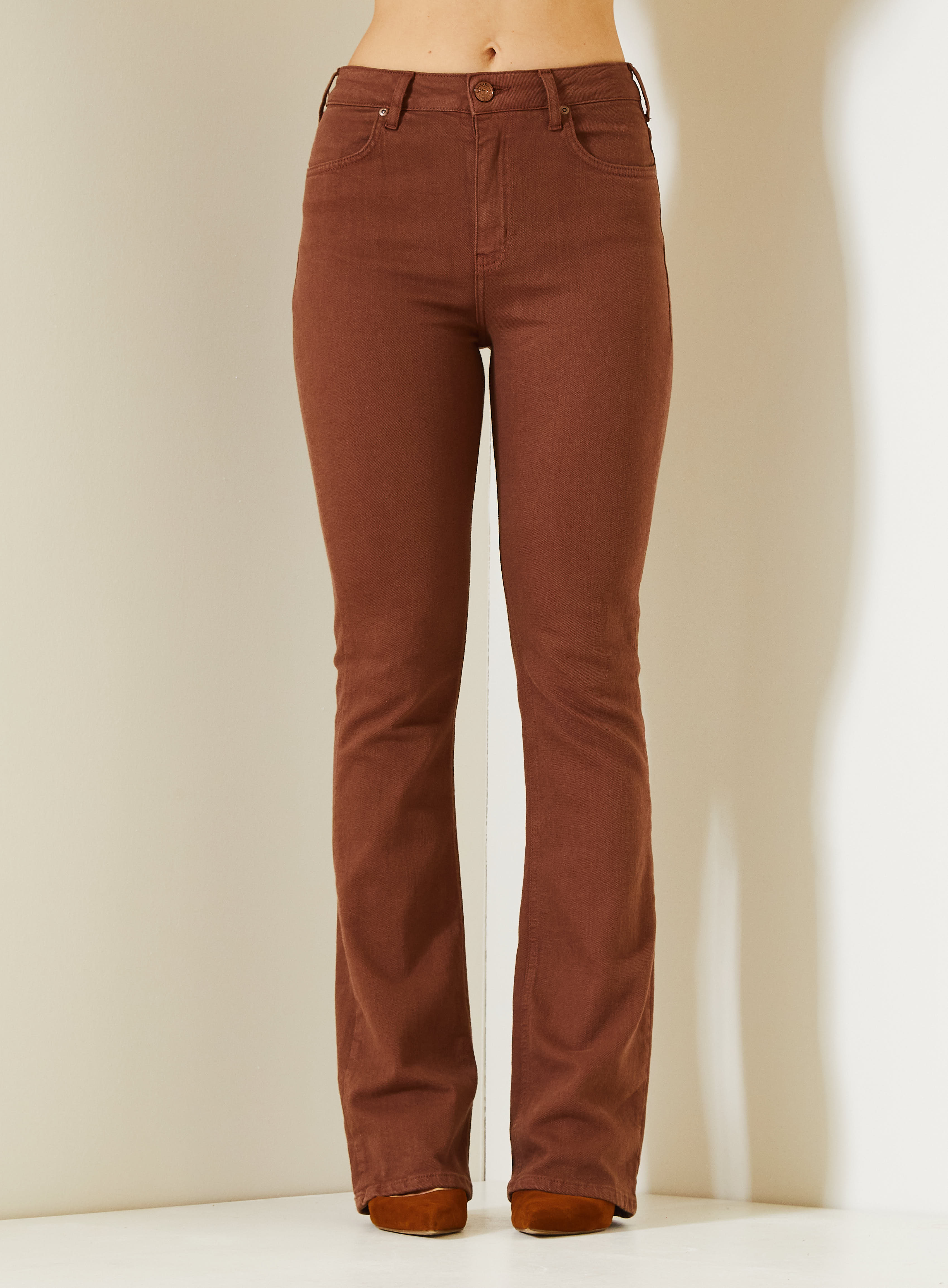 CALÇA SARJA CAMILA 38 MARROM TIRAMISU