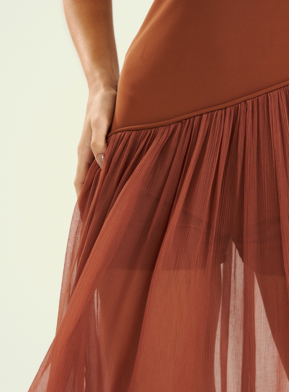 VESTIDO OPEN G MARROM CHEASTNU