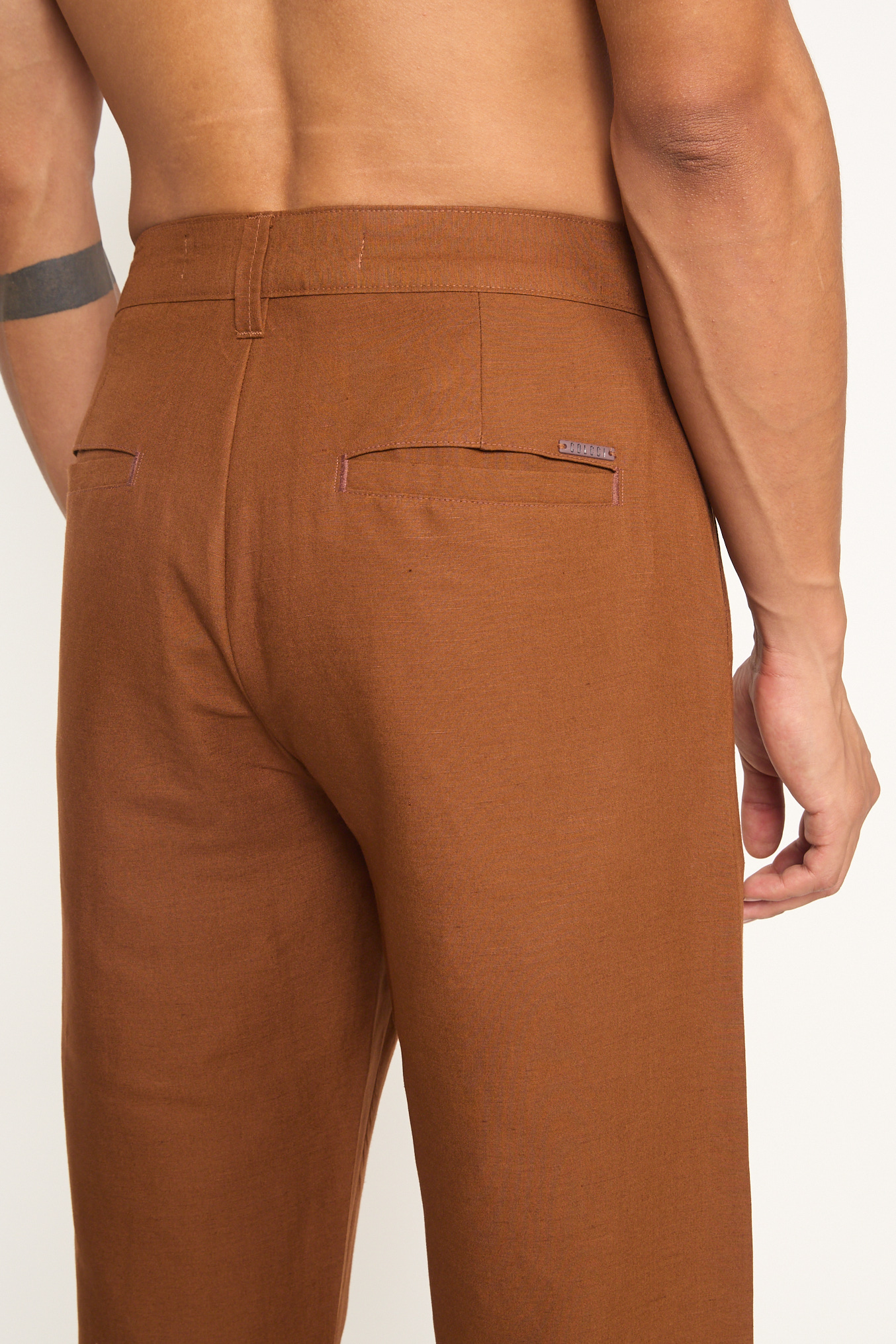 CALÇA LINHO GG MARROM CARVALHO