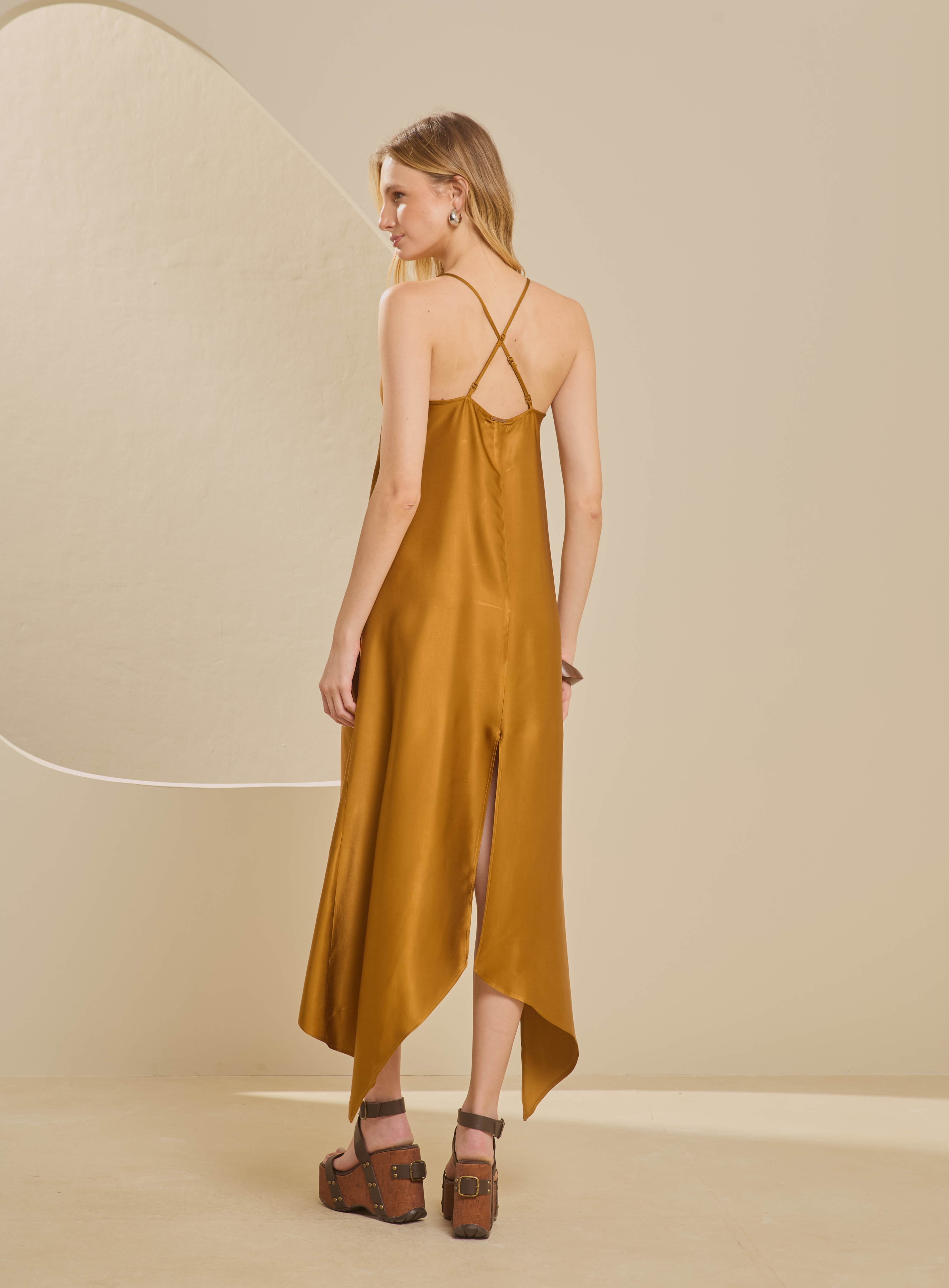 VESTIDO FORUM G MARROM BURNT SUGAN