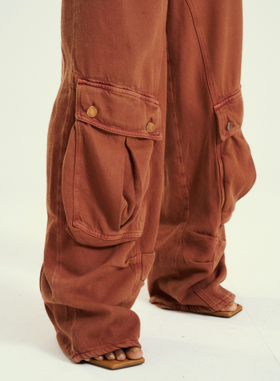 CALÇA SARJA KALIFA 34 MARROM CARAMEL LATTE