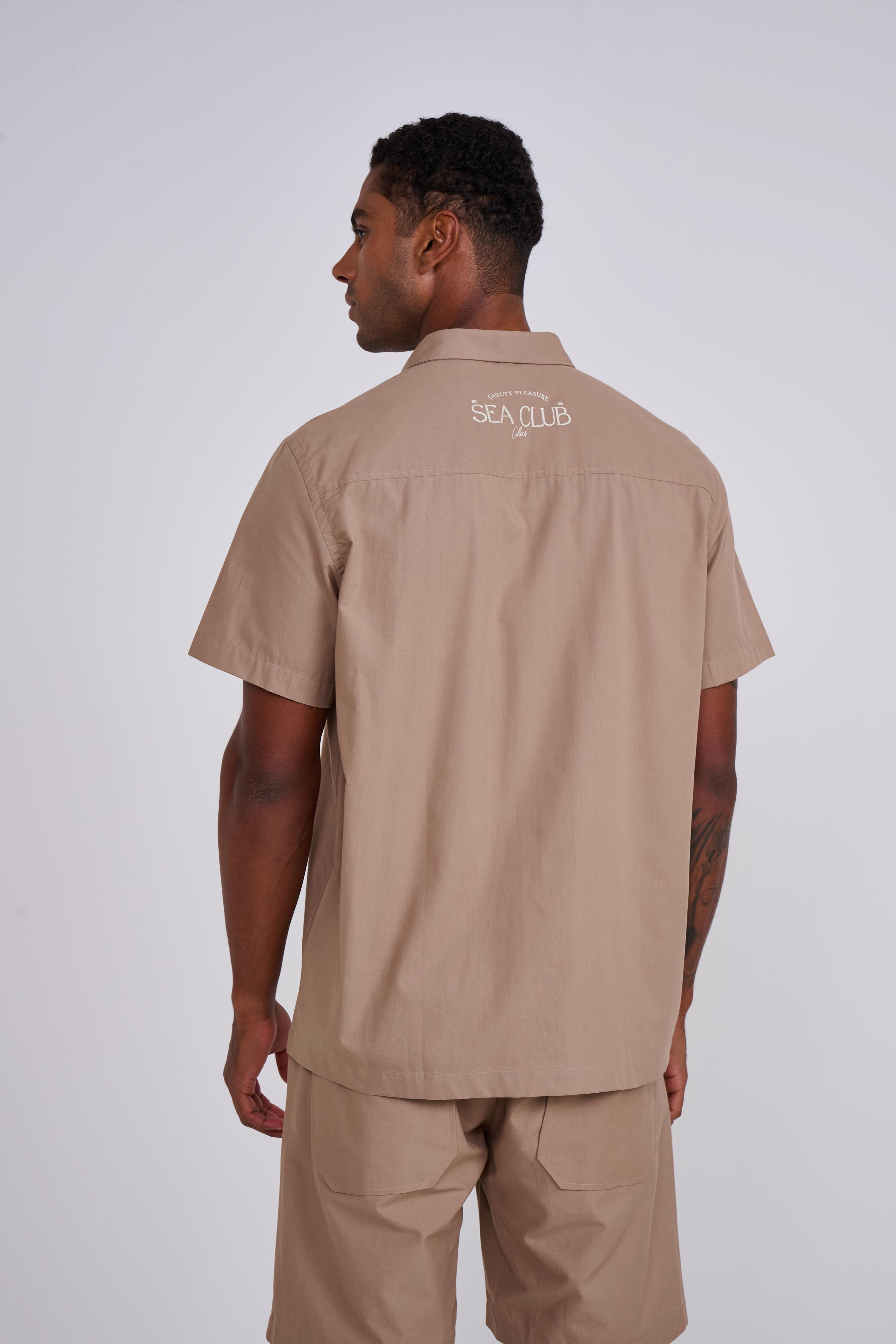 CAMISA BOX P BEGE SAND CASTLE