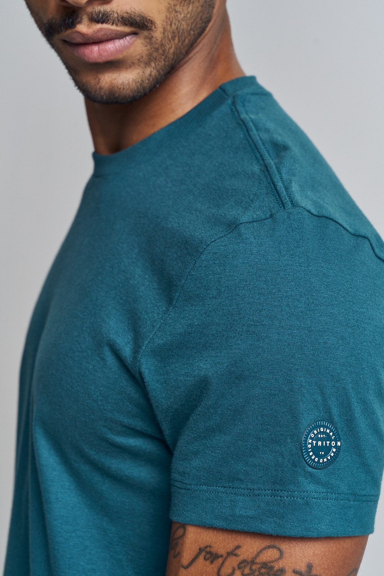 CAMISETA TRITON GG PRETO