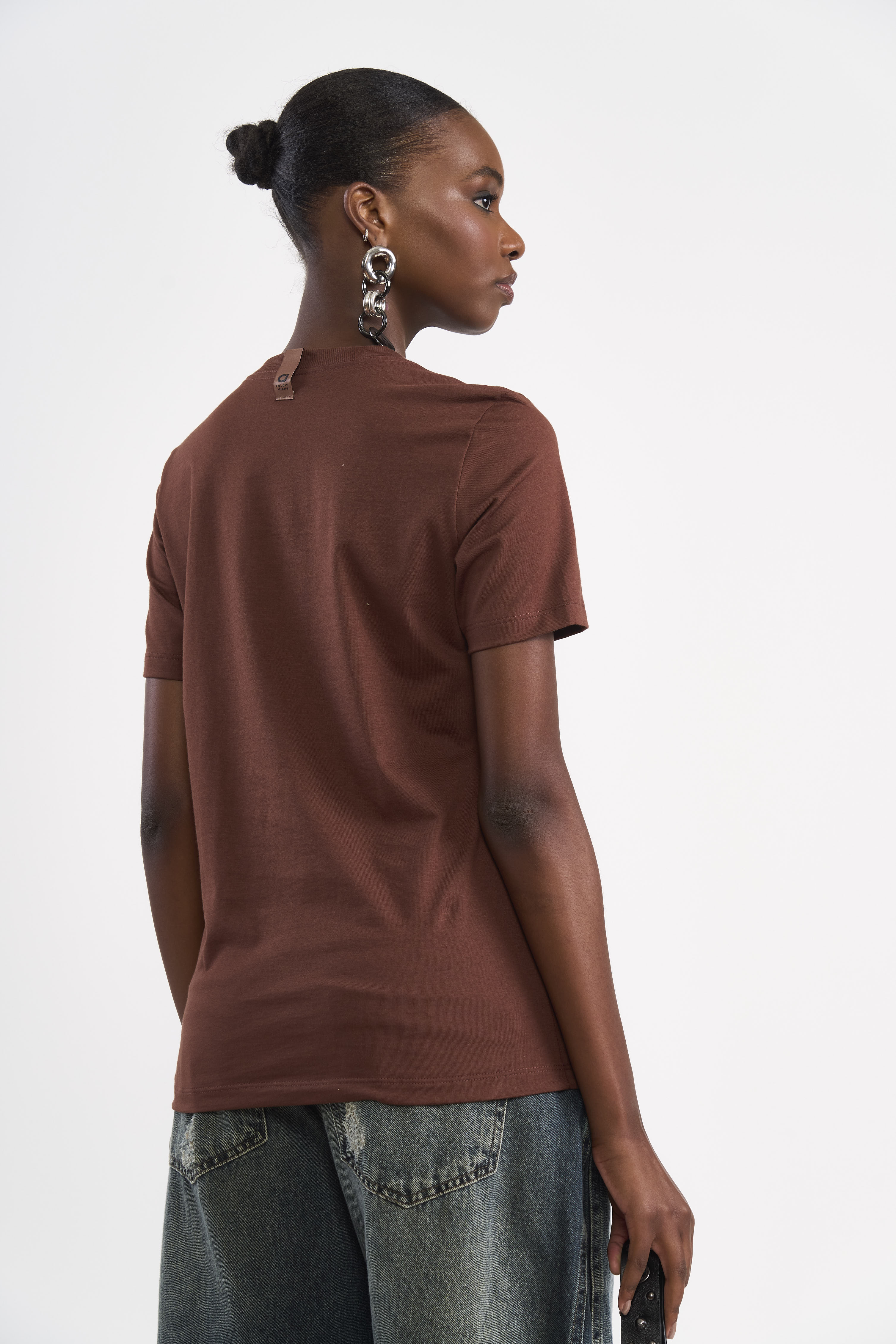 CAMISETA ESTAMPADA P MARROM BEATEN BROWN