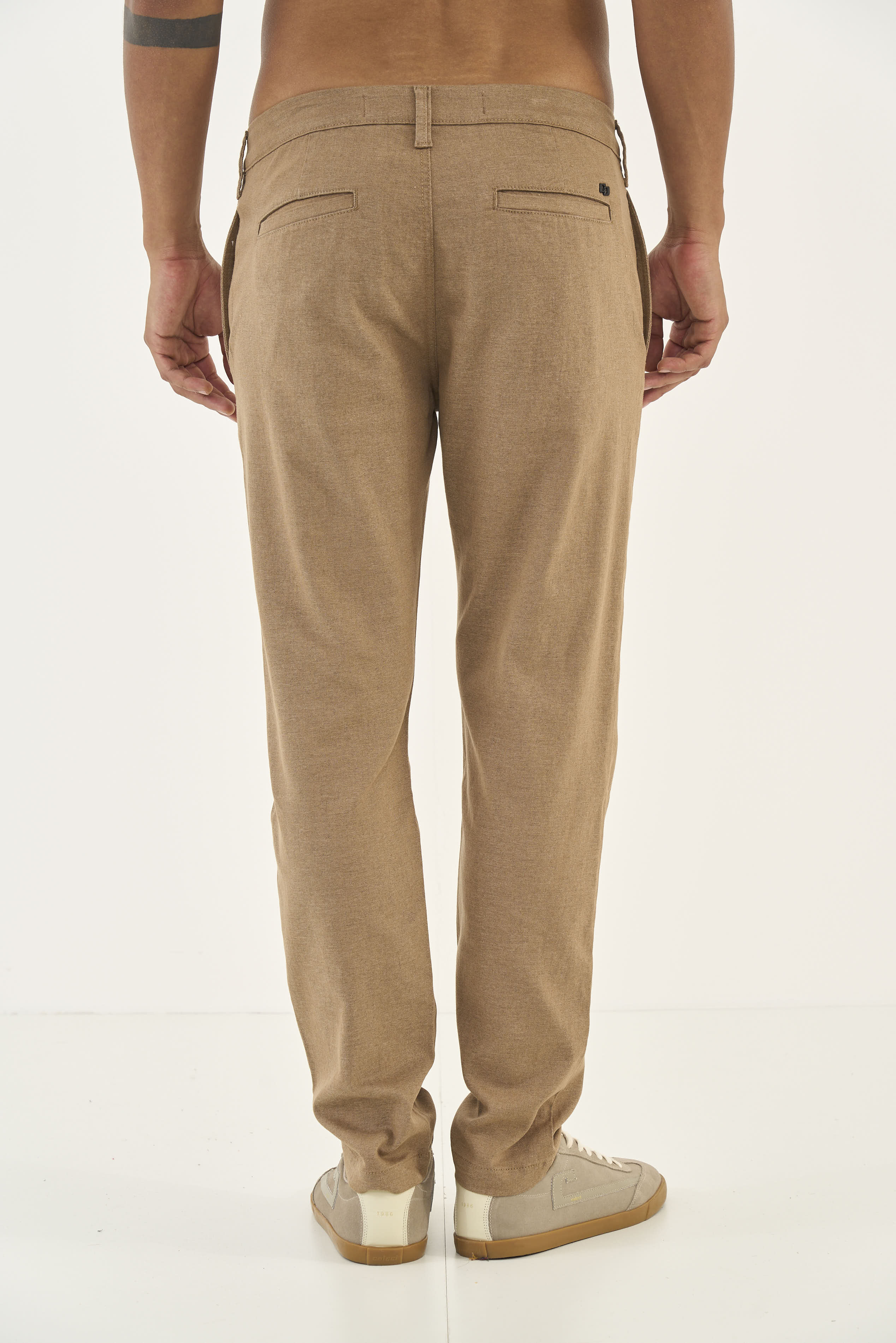 CALÇA SARJA NEW CHINO 38 BEGE SAND CASTLE