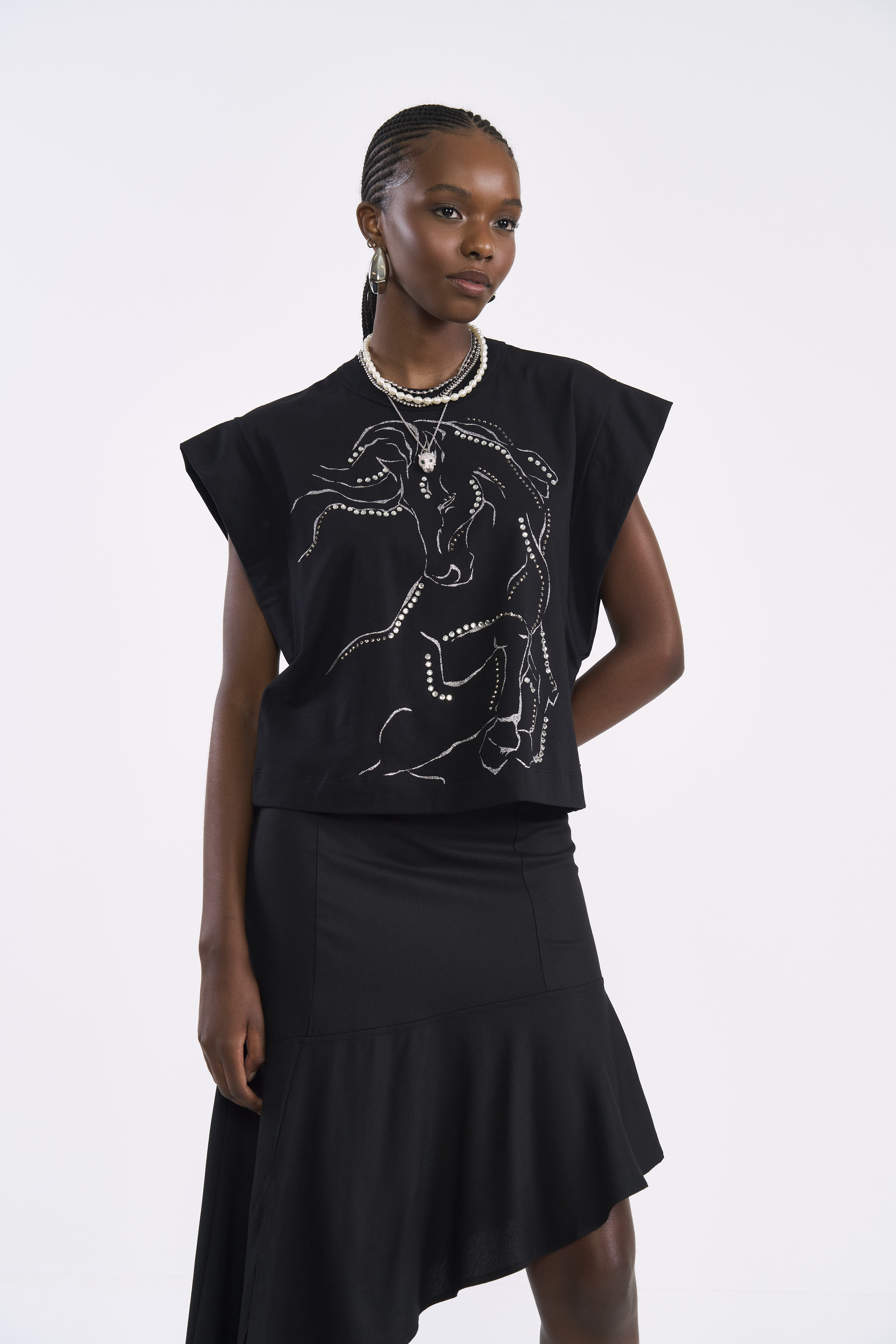 CAMISETA ESTAMPADA COM APLICAÇÃO G PRETO