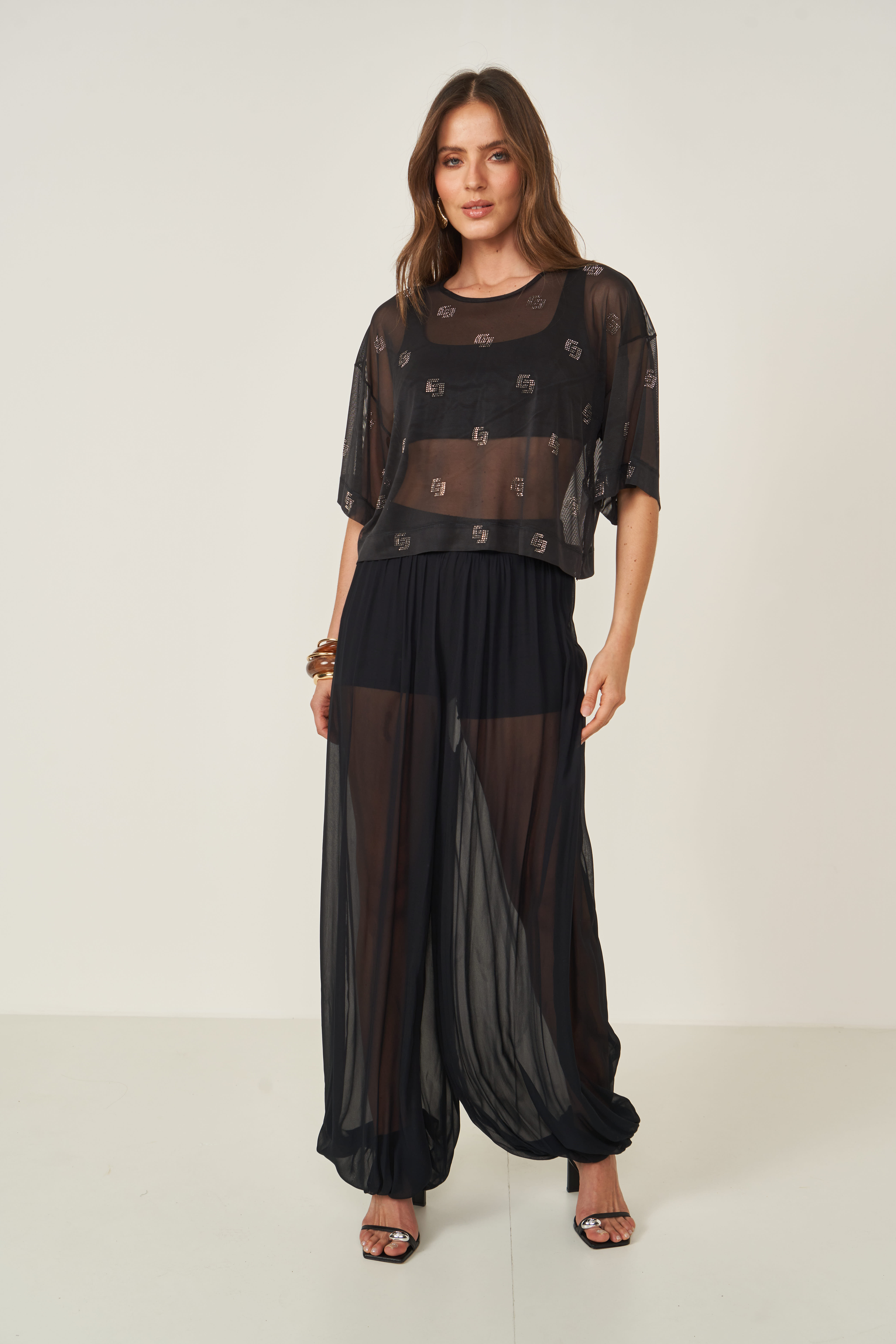 CAMISETA TULE COM APLICAÇÃO P PRETO