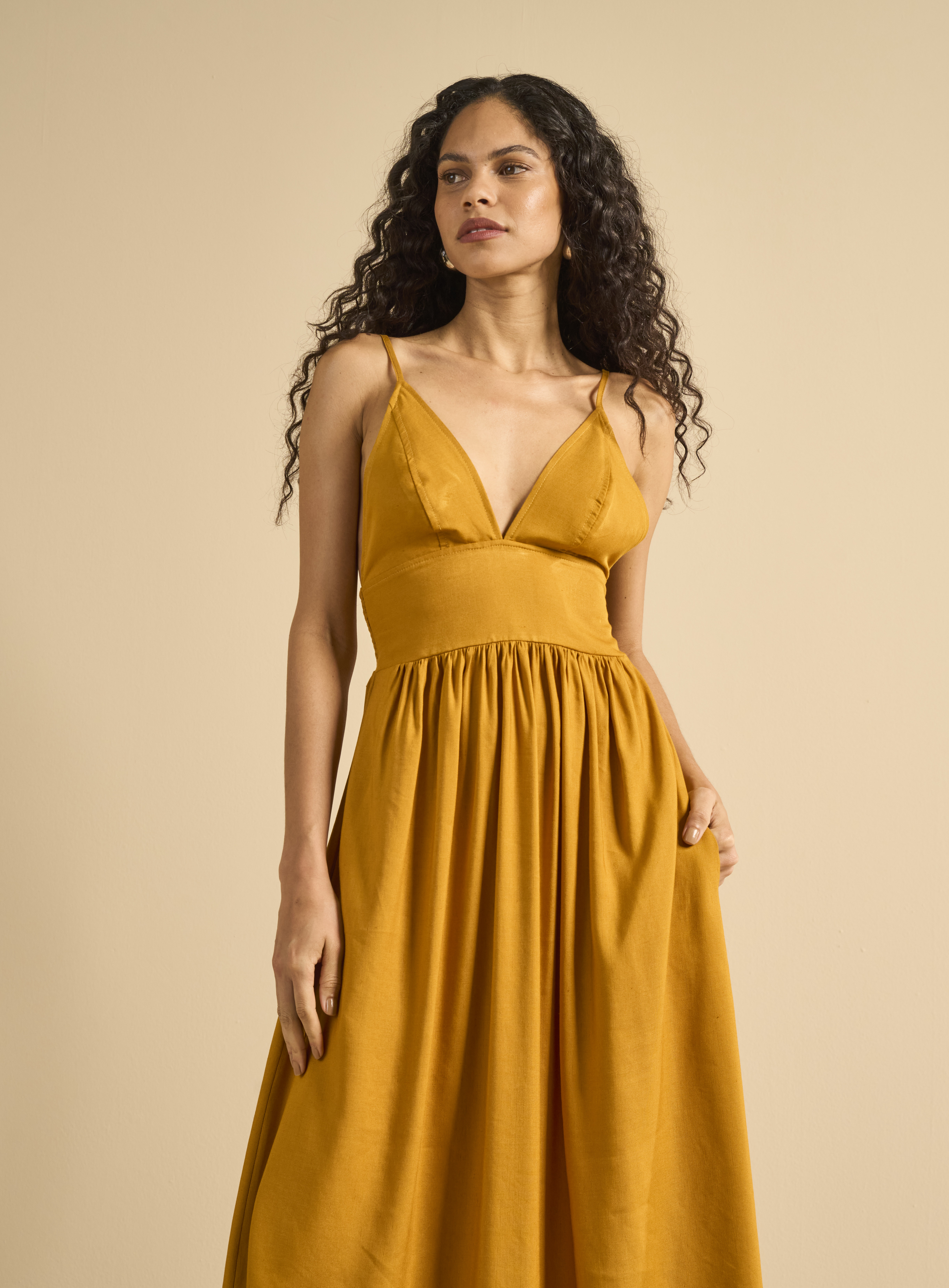VESTIDO LINHO P AMARELO SWIFT
