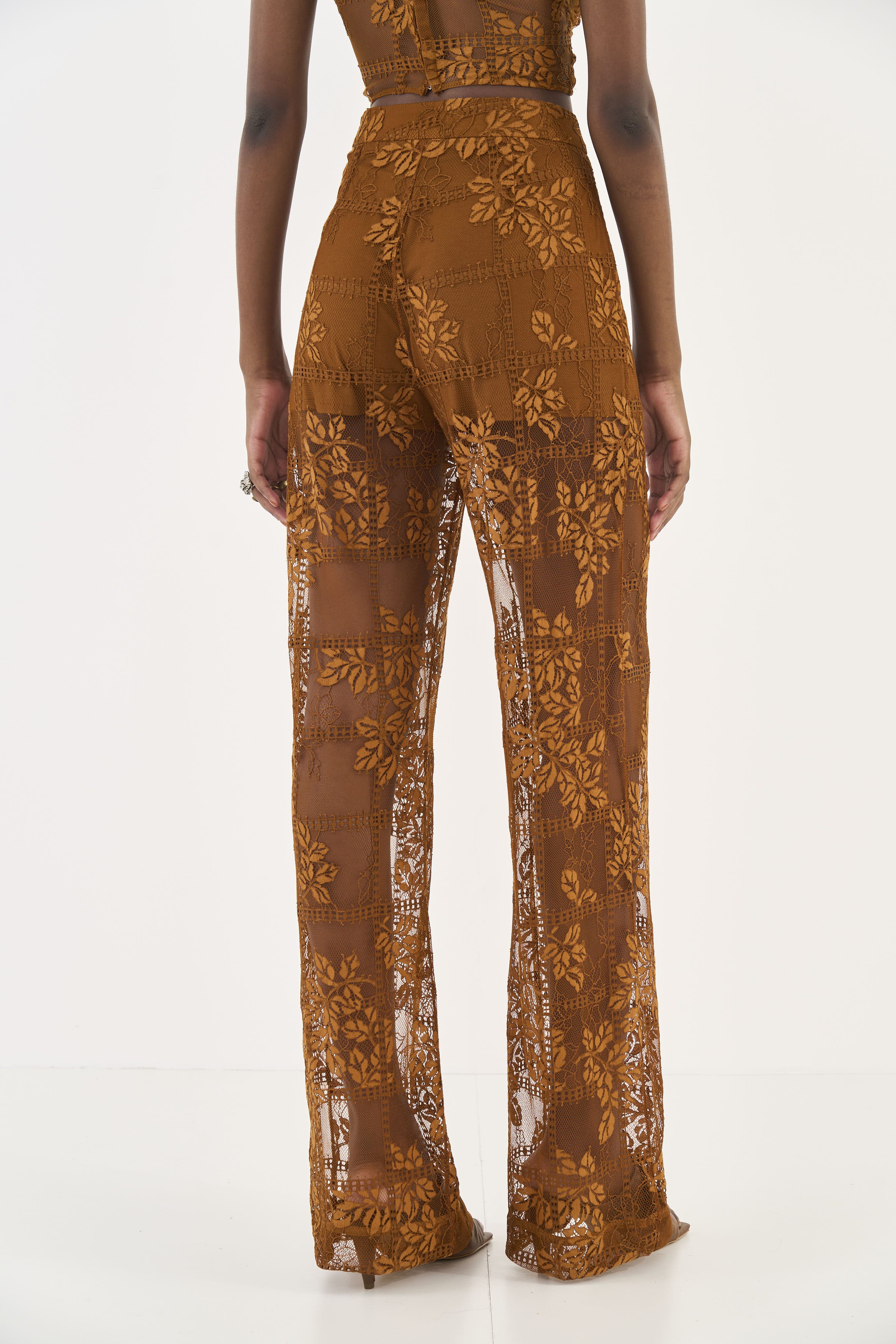 CALÇA RENDA M MARROM DROME