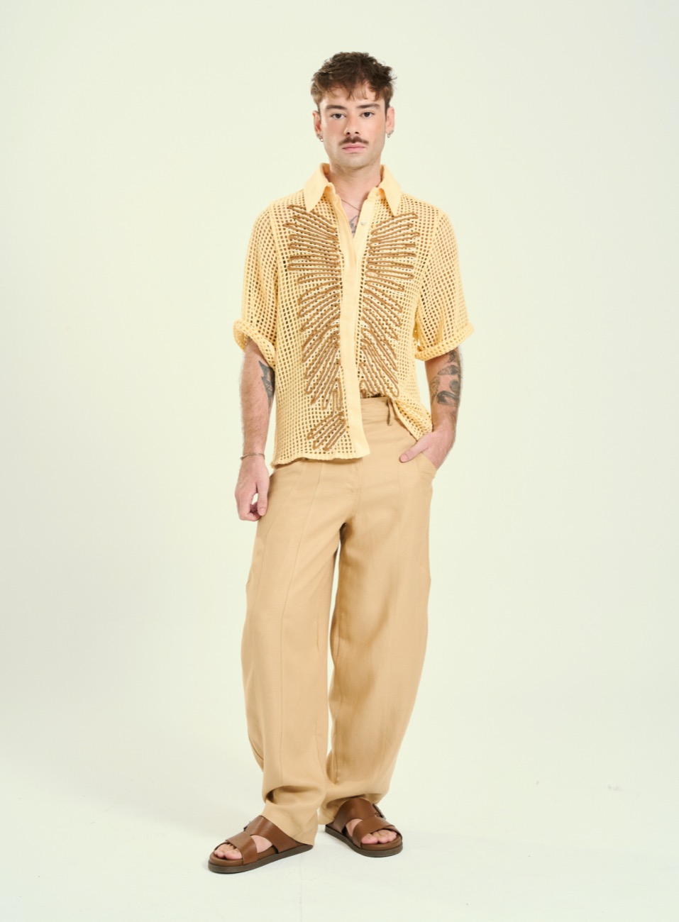 CAMISA DETALHE LINHO BORDADA M AMARELO SUNSHIN