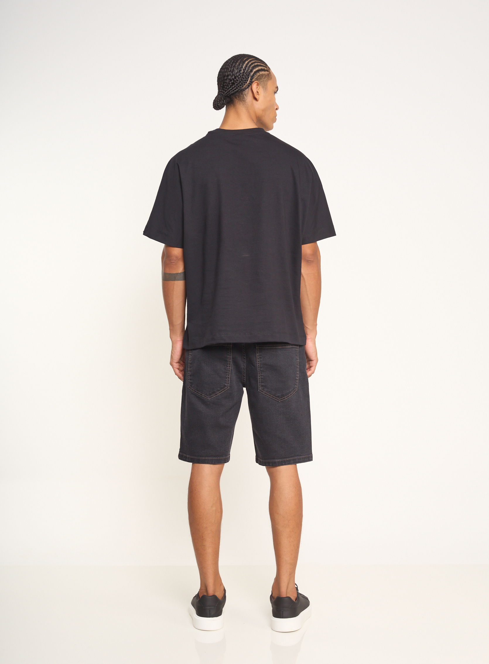 BERMUDA JEANS DAVI 38 IND.PRETO