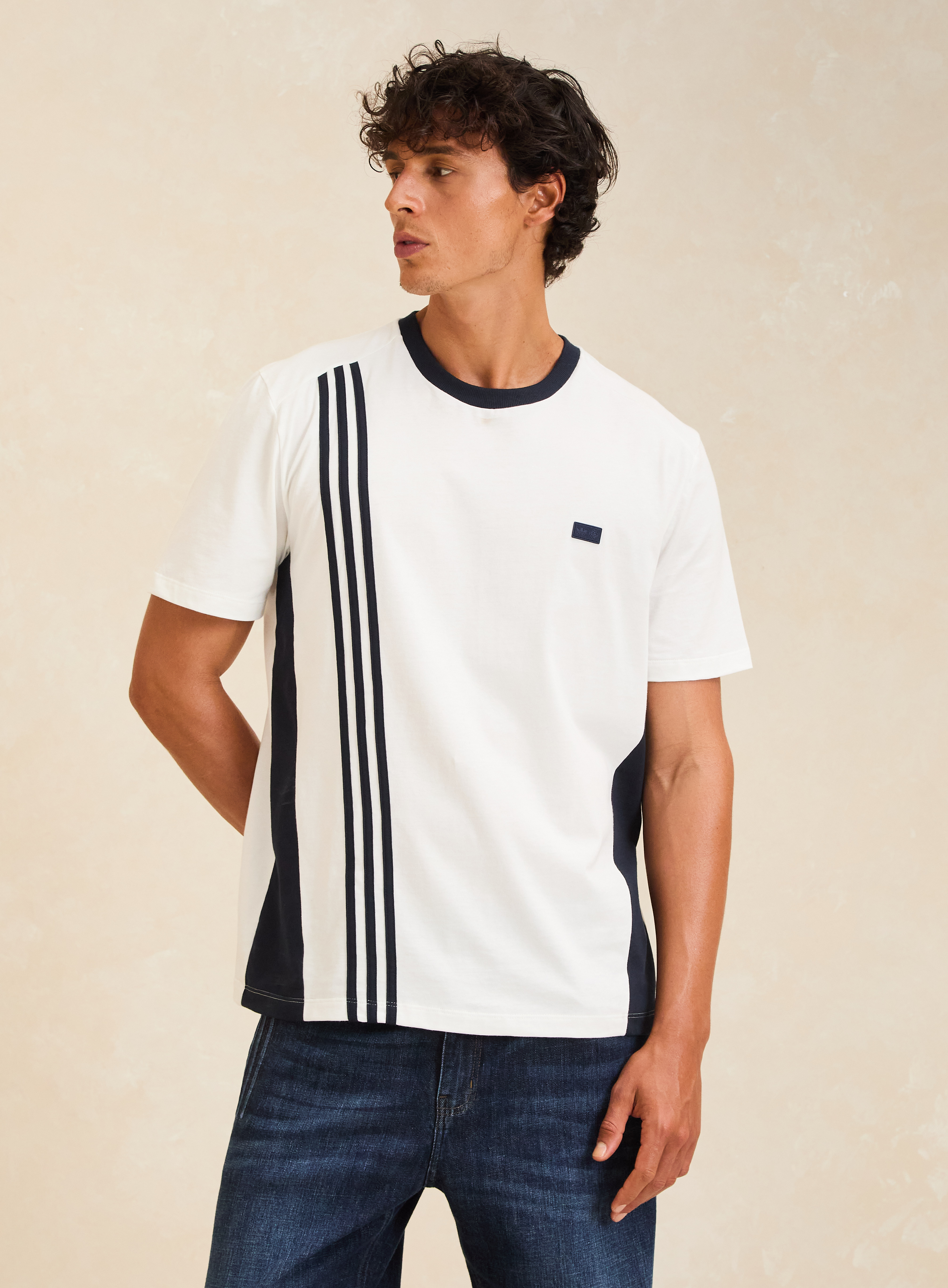 CAMISETA ADIDAS FORUM GG OFF SHELL
