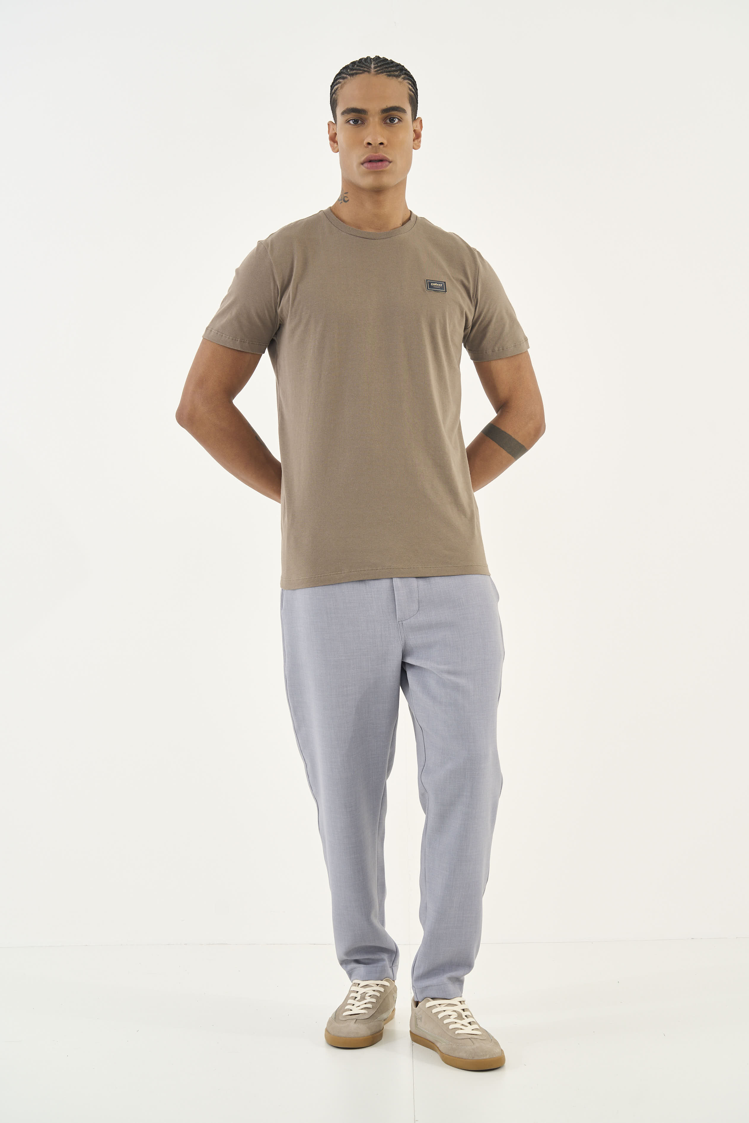 CAMISETA COLCCI GG BEGE CINZAS