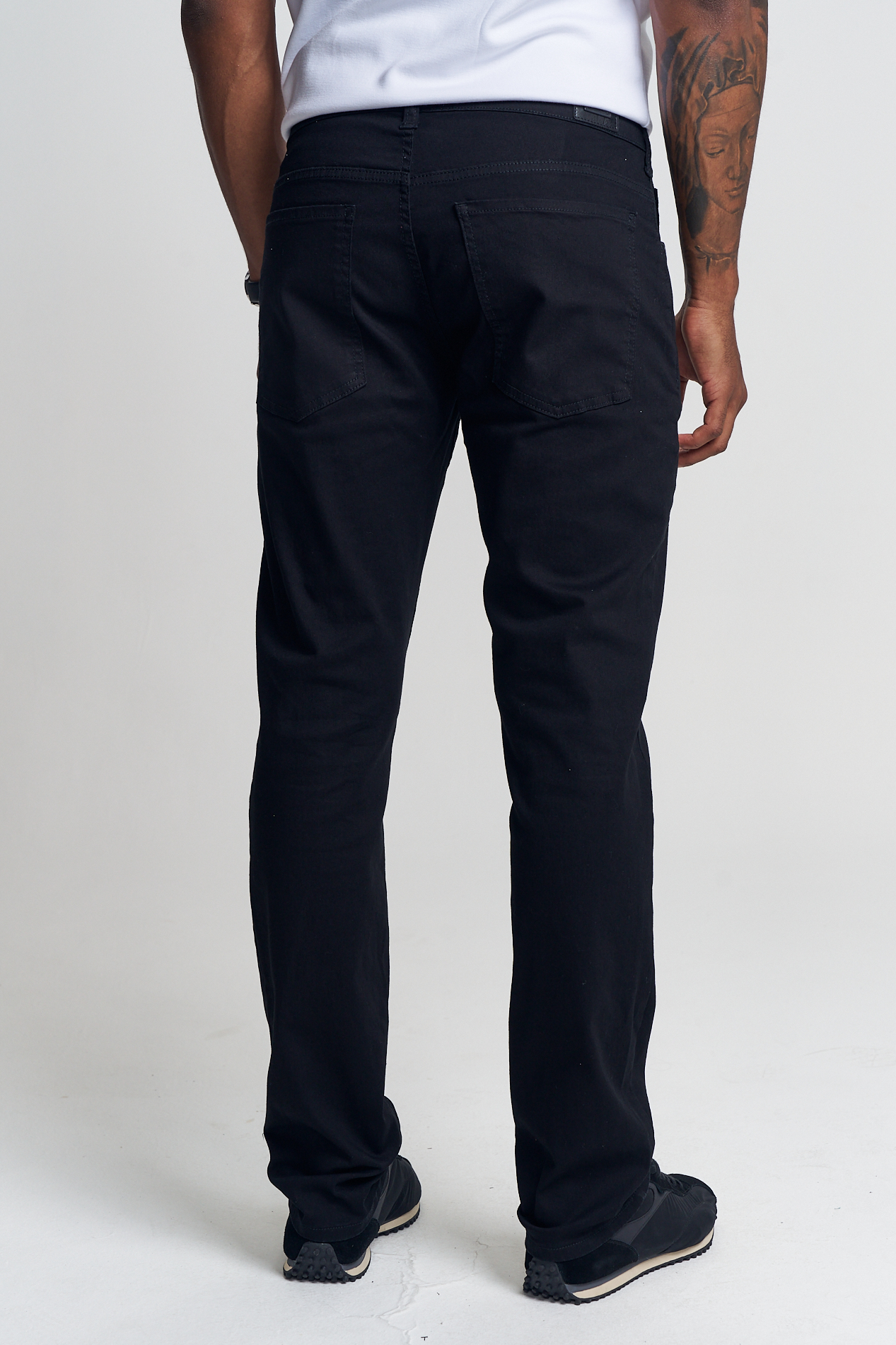 CALÇA JEANS GILSON SLIM 42 IND.PRETO