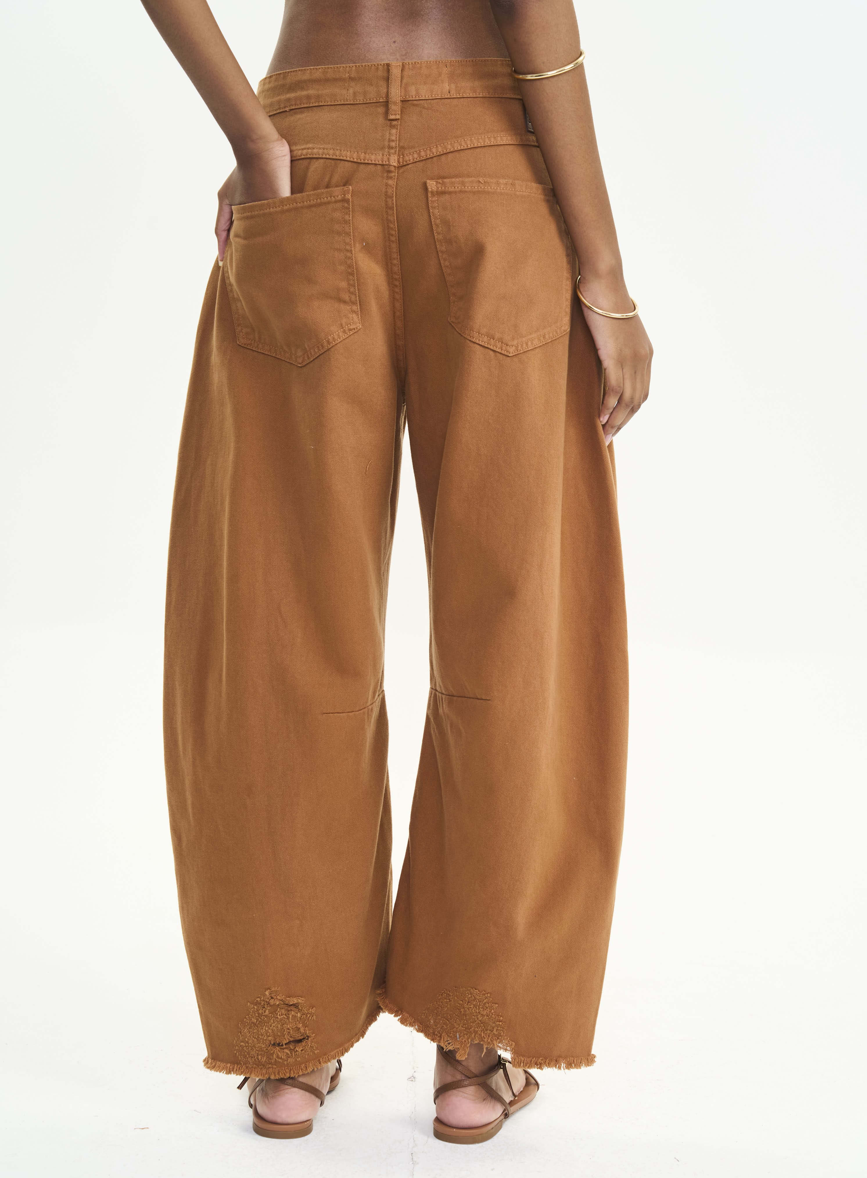 CALÇA SARJA BARRIL 34 MARROM DROME