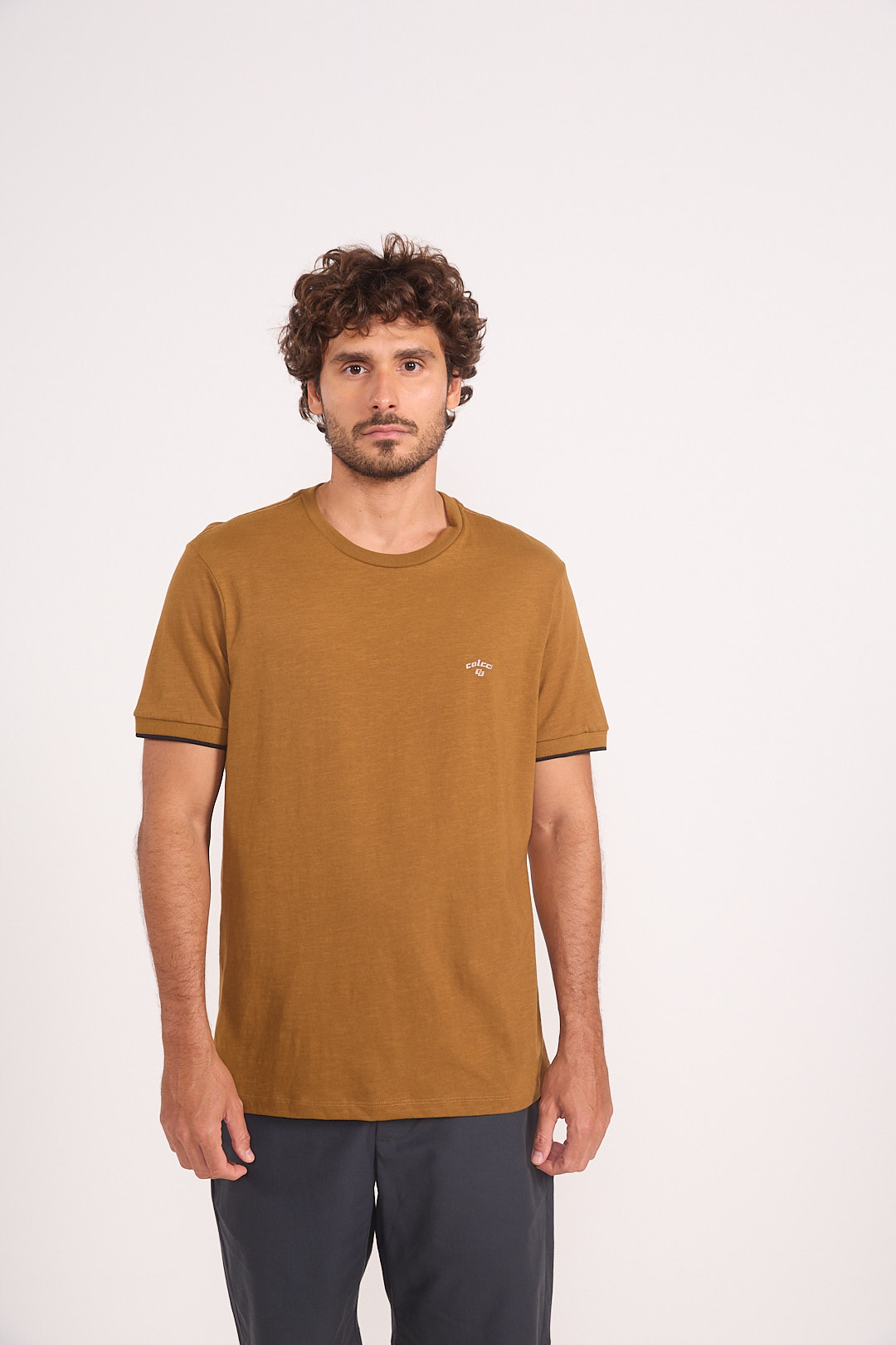 CAMISETA COLCCI GG MARROM CUMARU