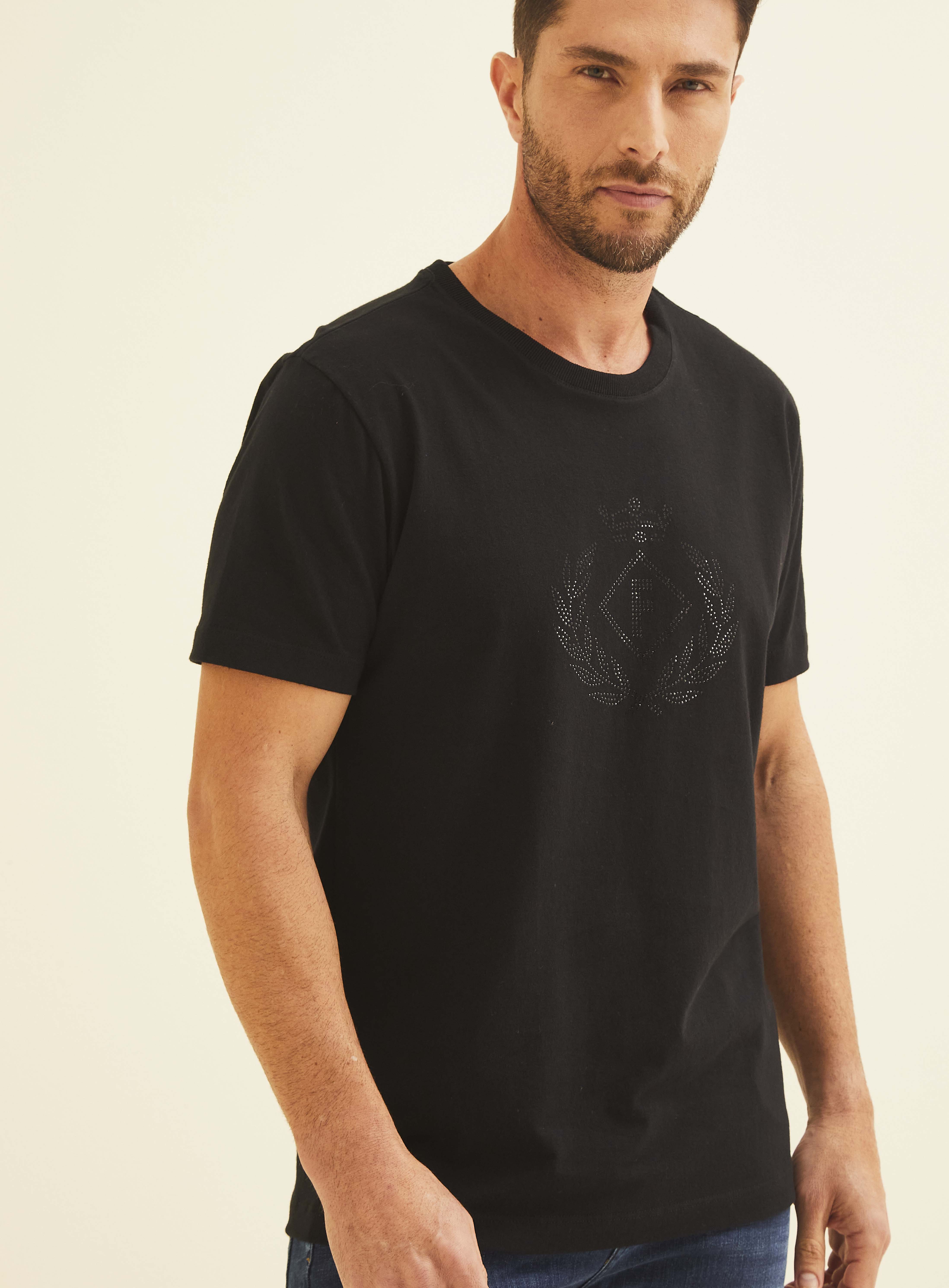 CAMISETA COM APLICAÇÃO M PRETO