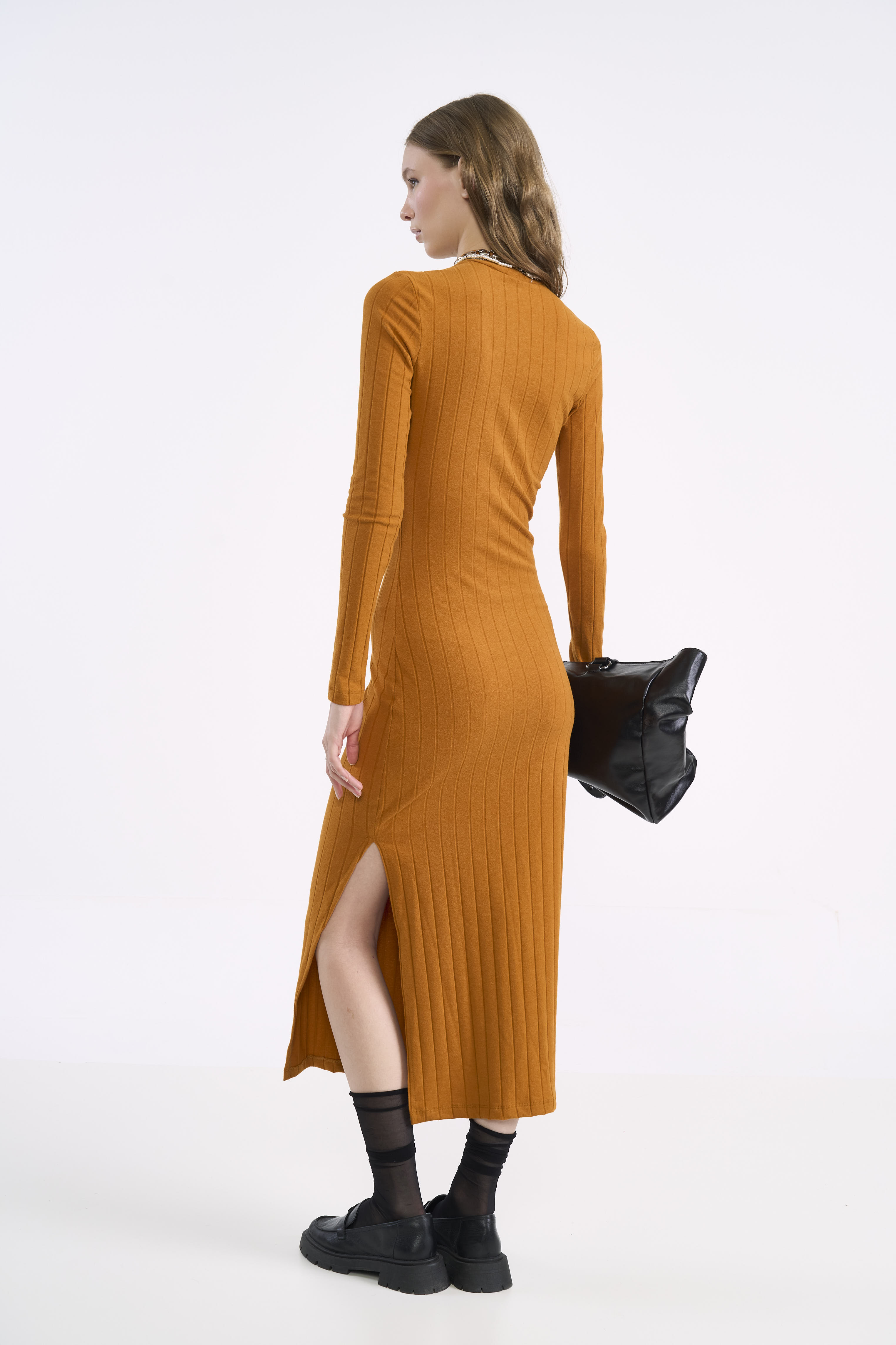 VESTIDO CANELADO G MARROM CUMARU