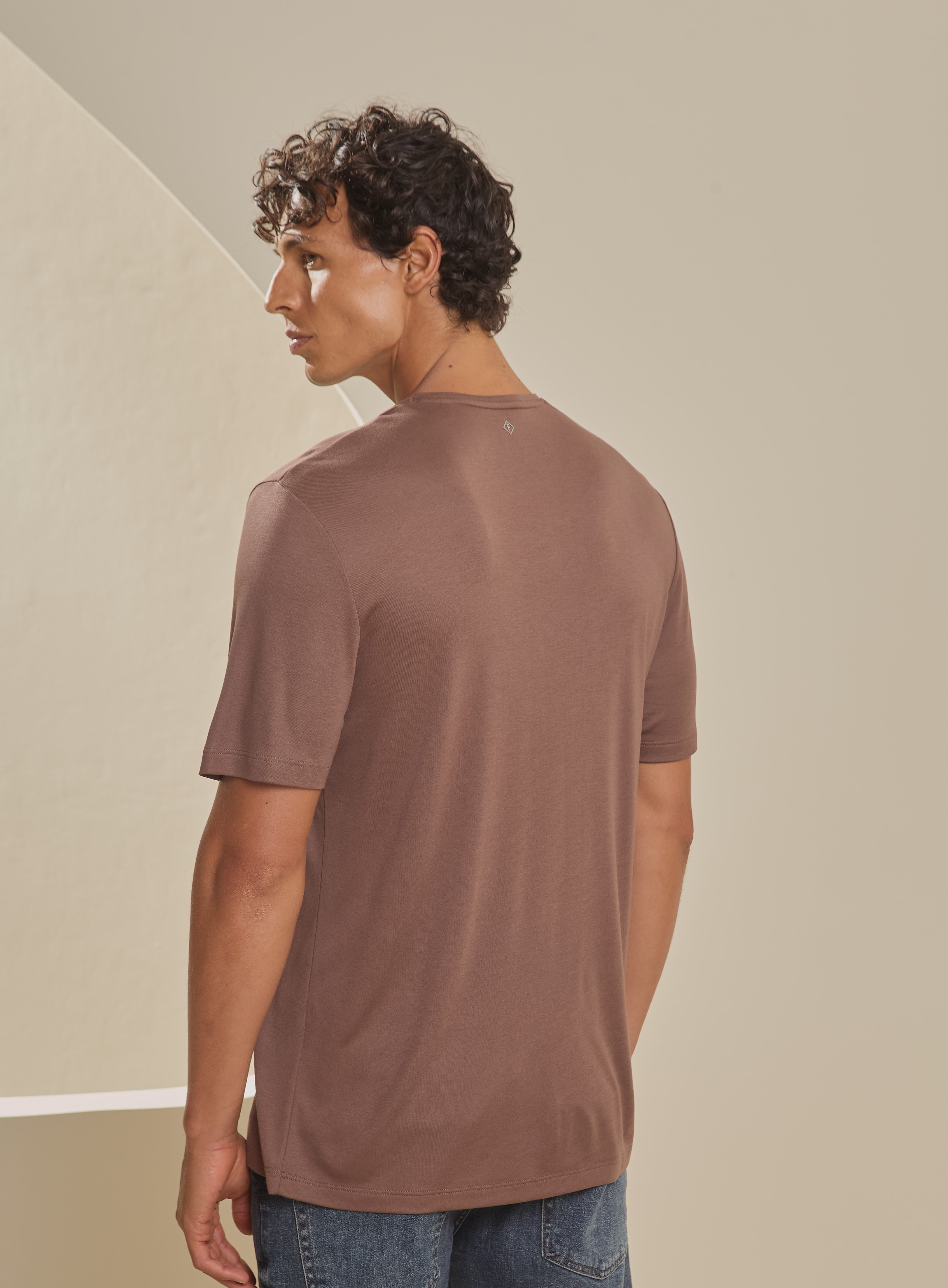 CAMISETA FORUM GG MARROM CASTOR