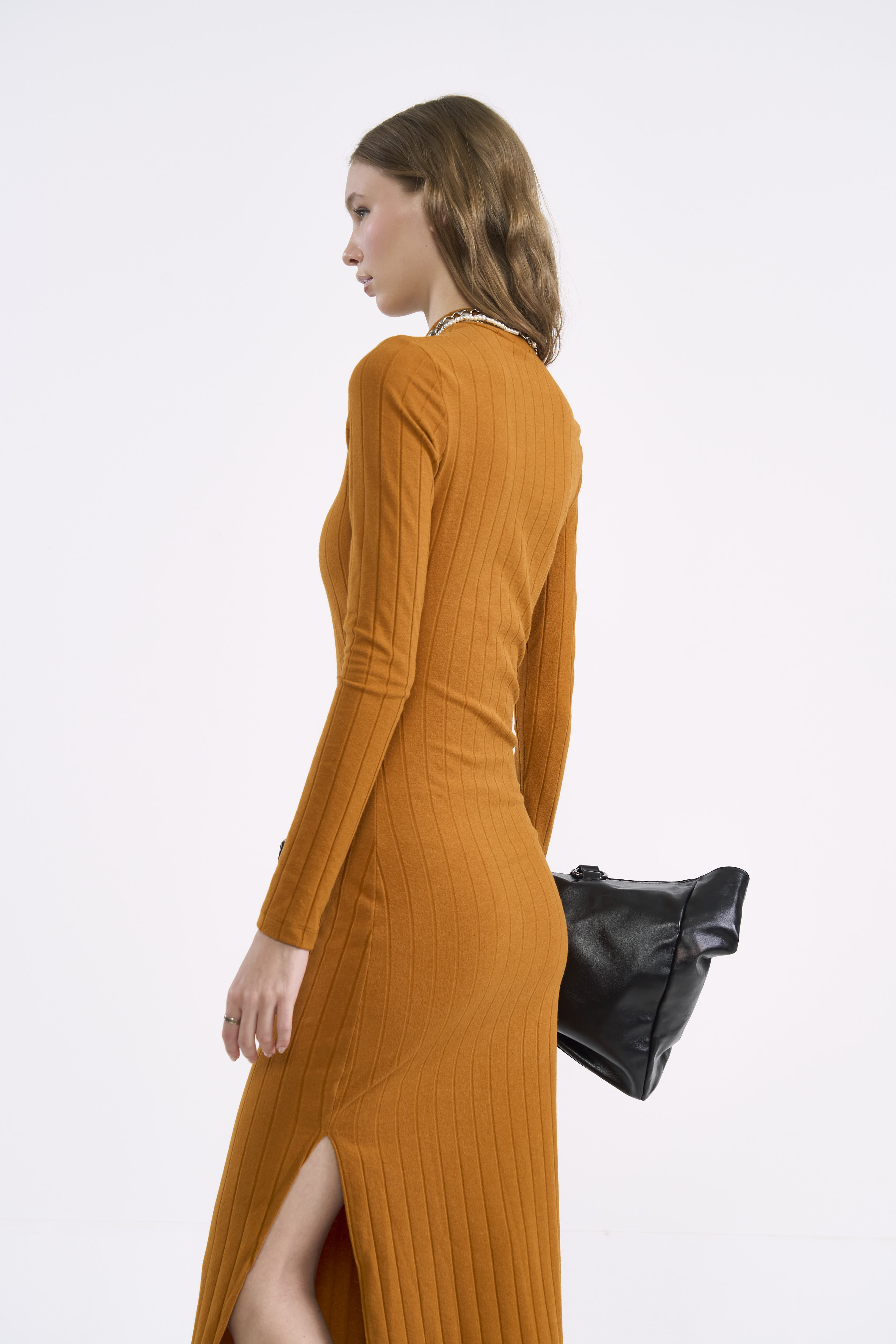 VESTIDO CANELADO G MARROM CUMARU