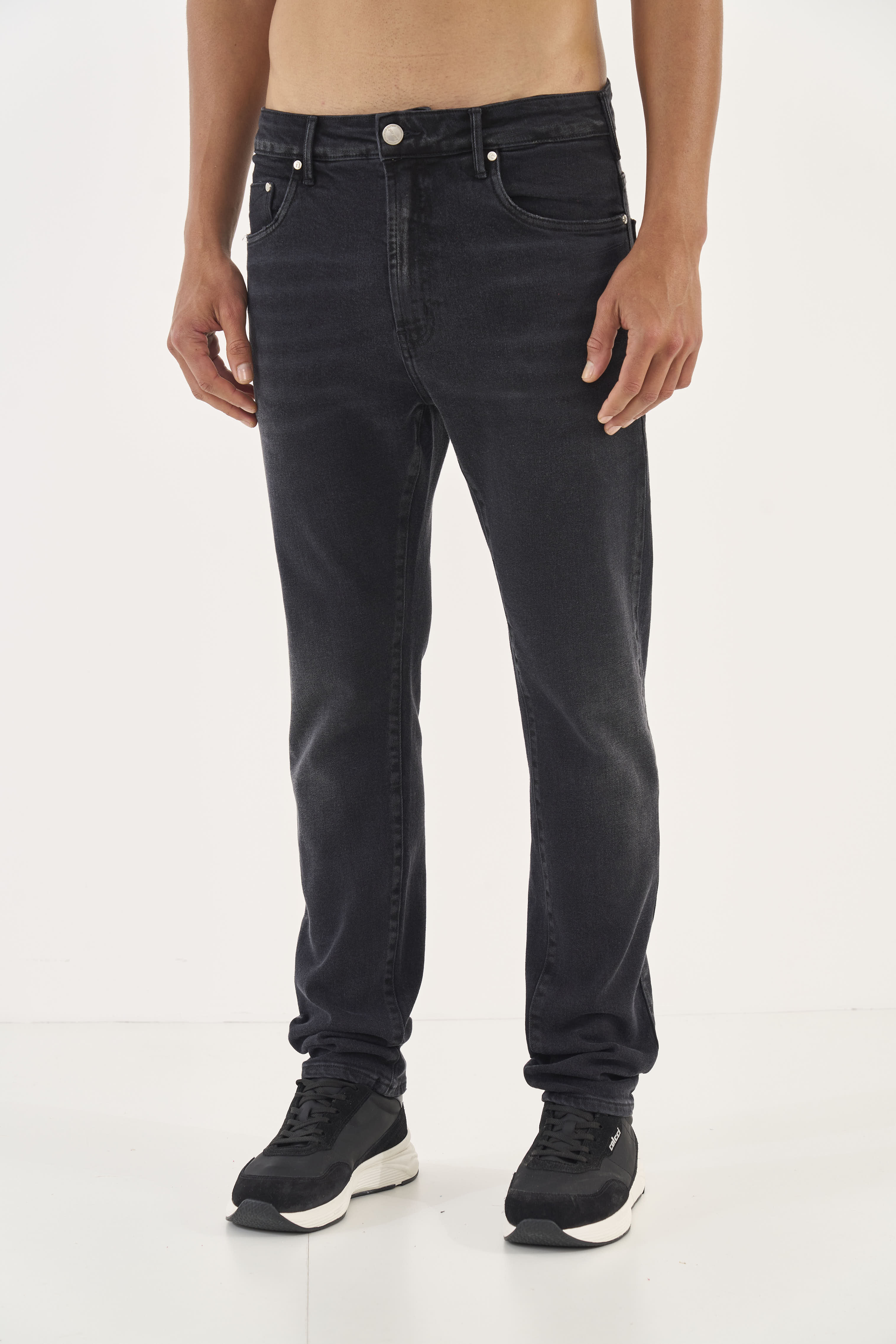 CALÇA JEANS ITALO SLIM 42 IND.PRETO