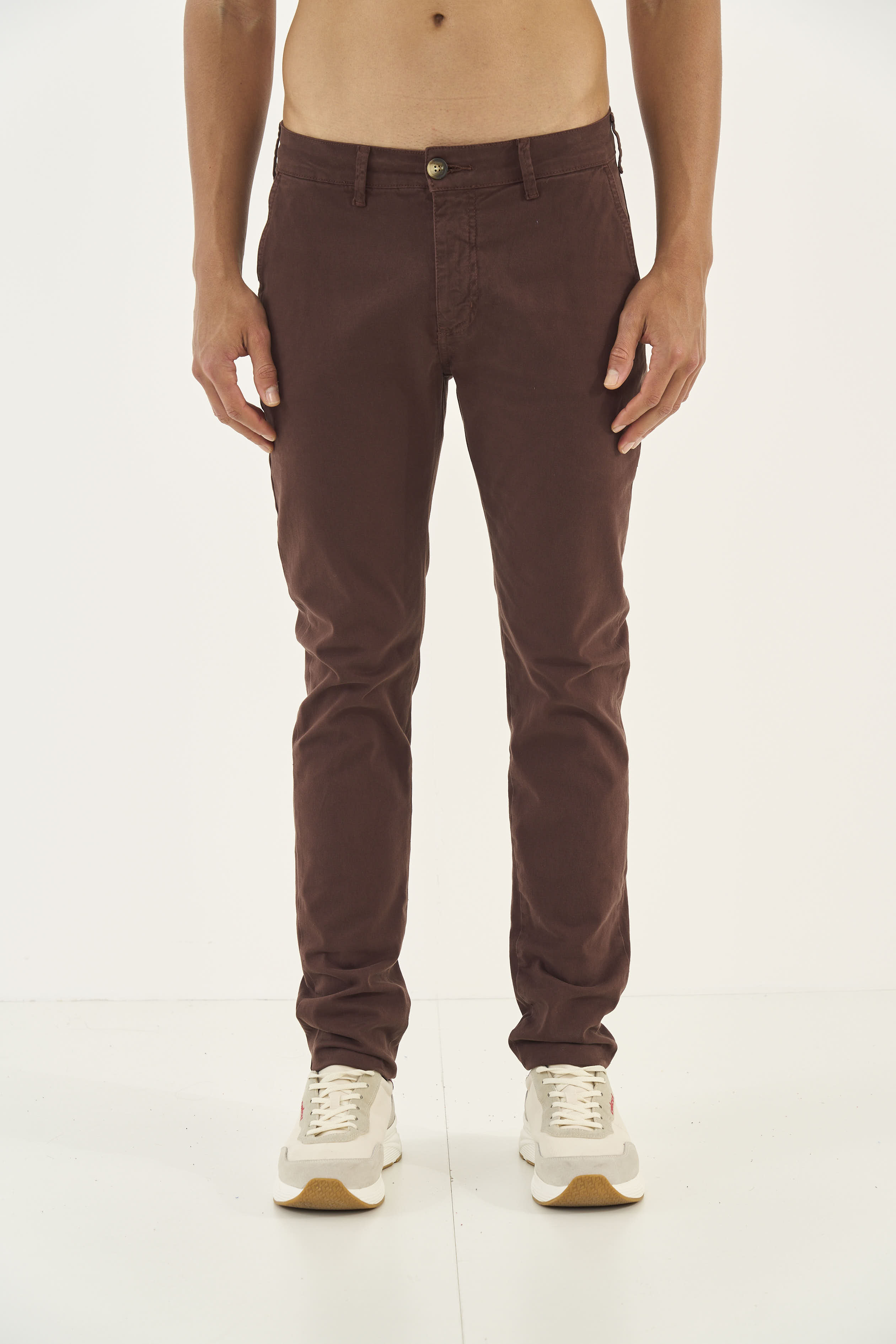 CALÇA SARJA FELIPE SKINNY 40 BEGE TAUPE