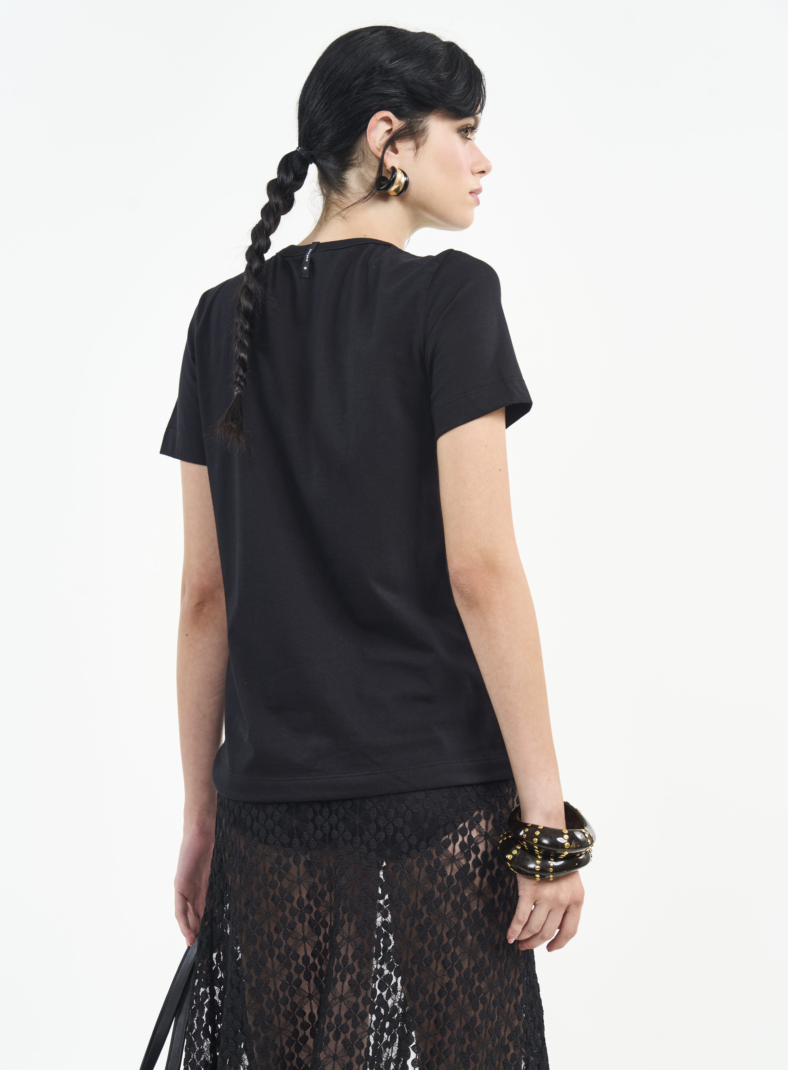 CAMISETA BORDADA M OFF SHELL