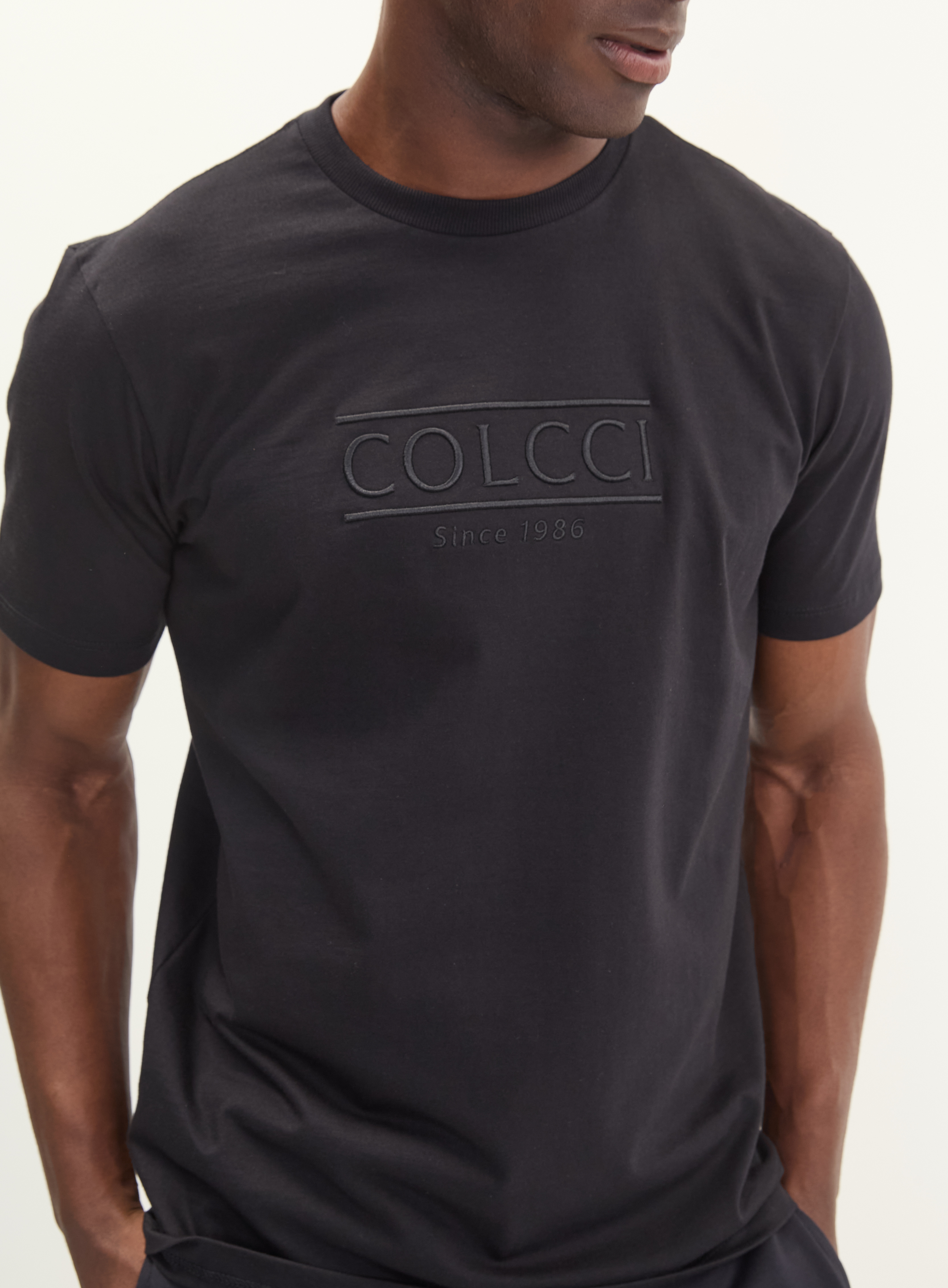 CAMISETA COLCCI G PRETO