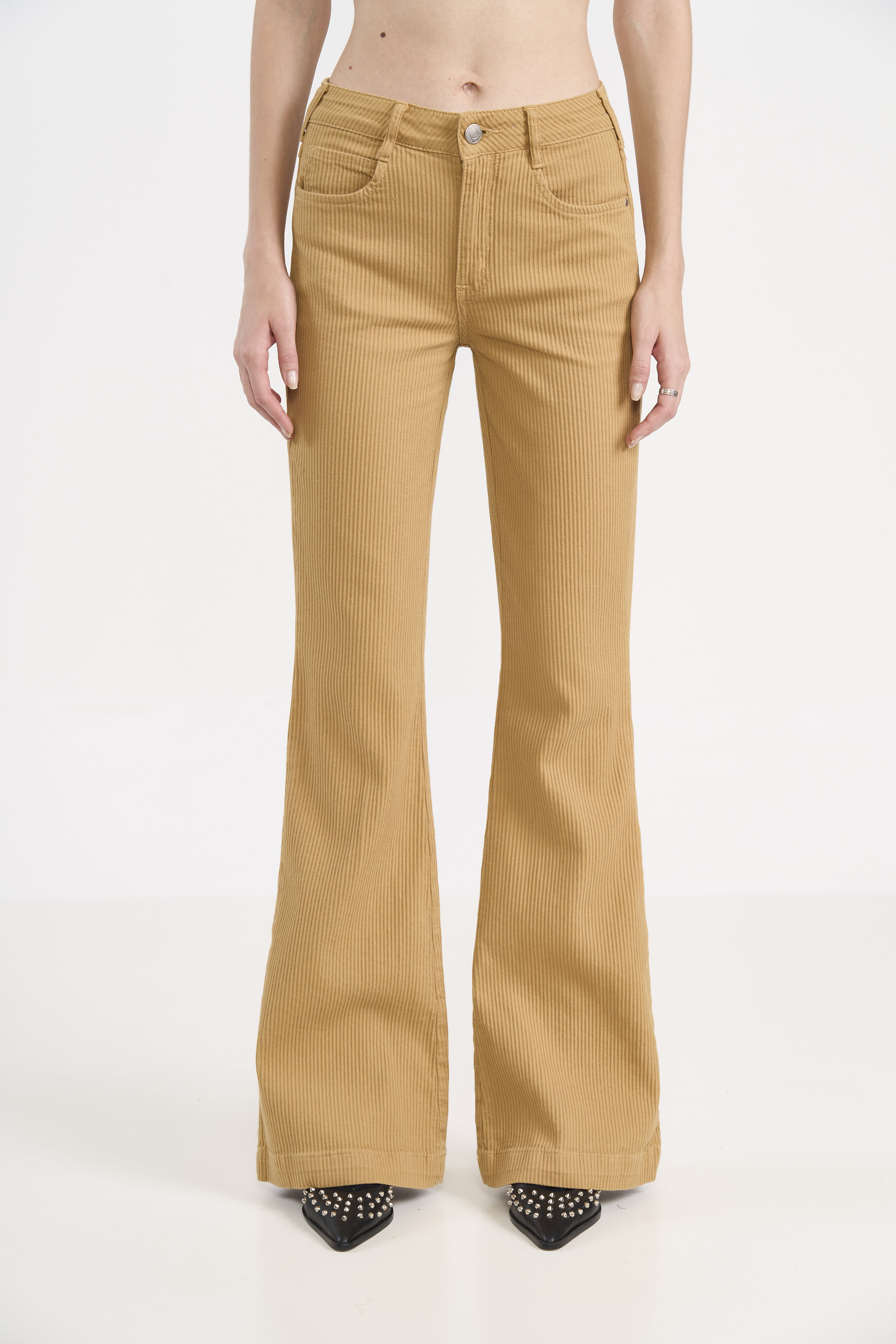 CALÇA SARJA BIA FLARE 40 BEGE SOYBEAN