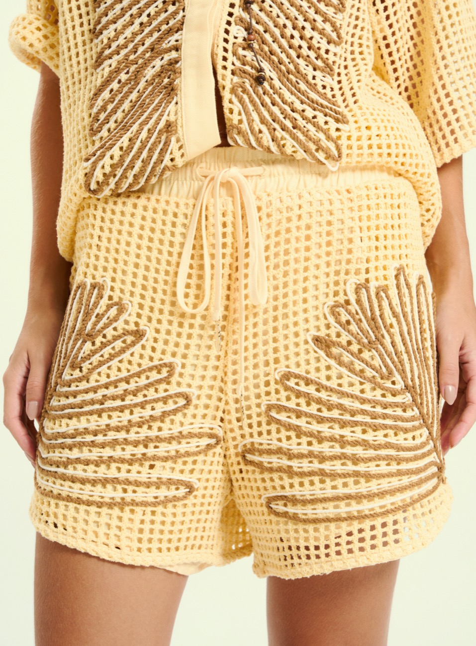 SHORT LINHO BORDADO G AMARELO SUNSHIN