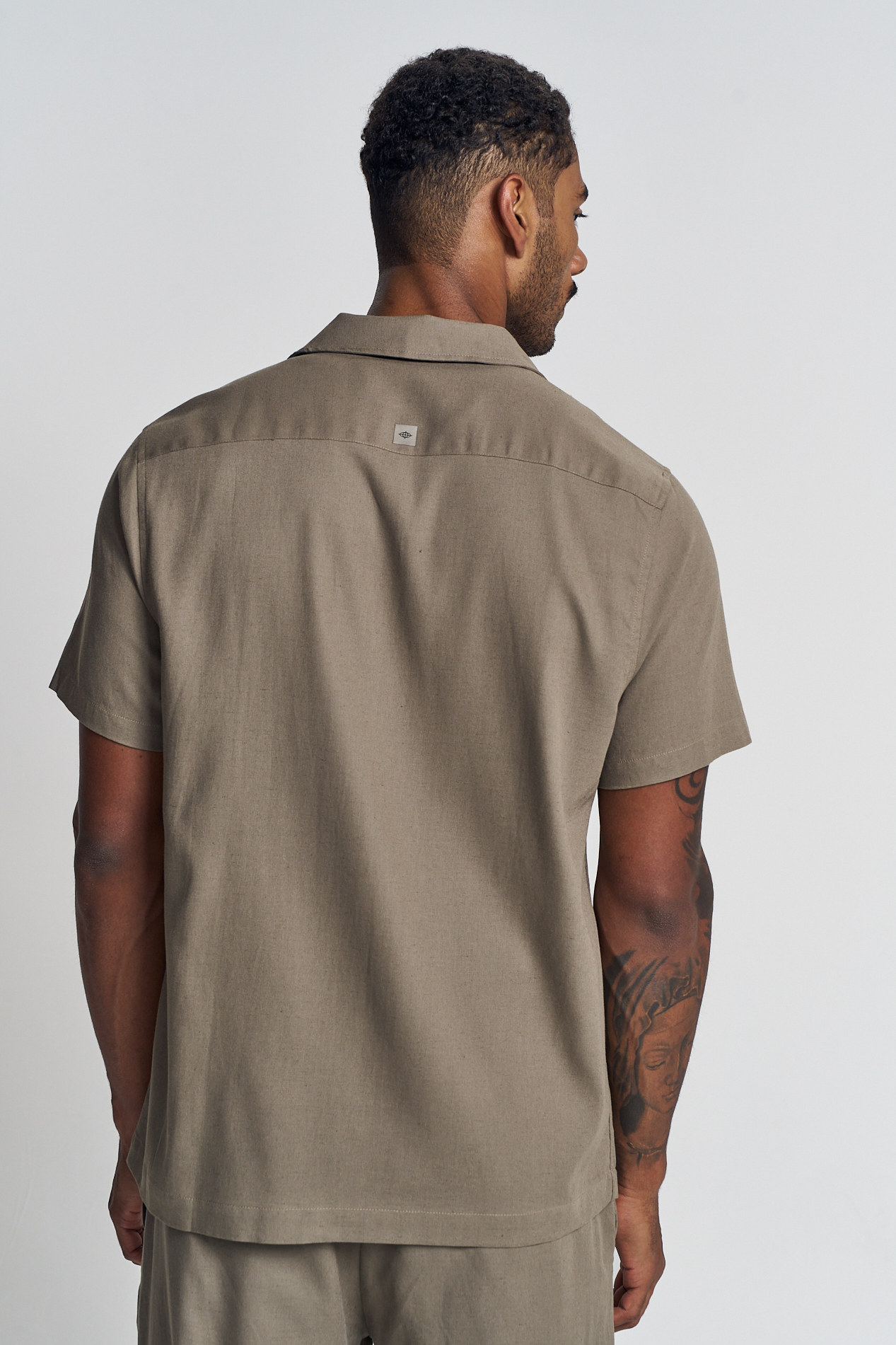CAMISA LINHO REGULAR M BEGE TERRE