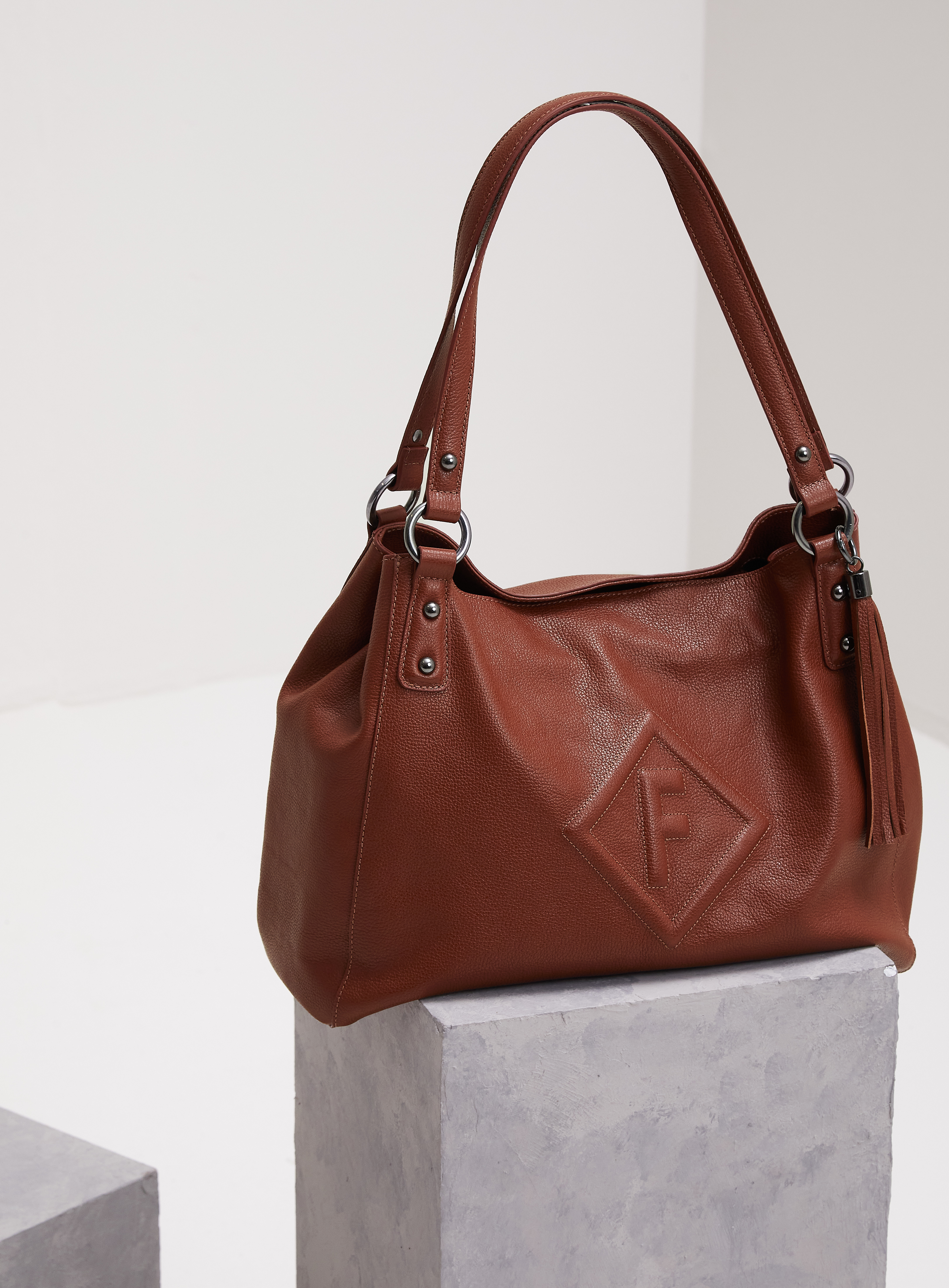BOLSA FORUM SHOLDER SURI U BEGE BELGATI