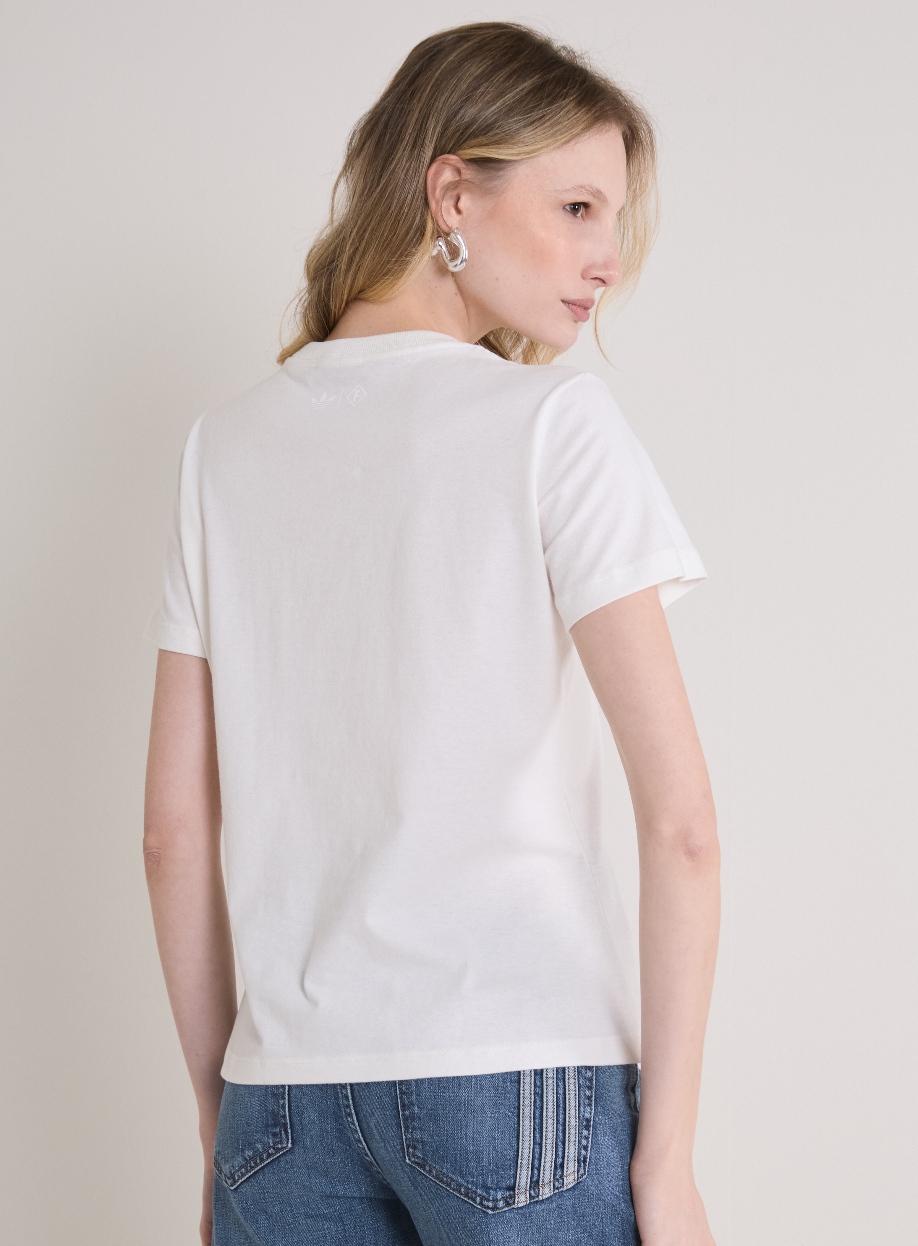 CAMISETA ADIDAS FORUM GG OFF SHELL FEM