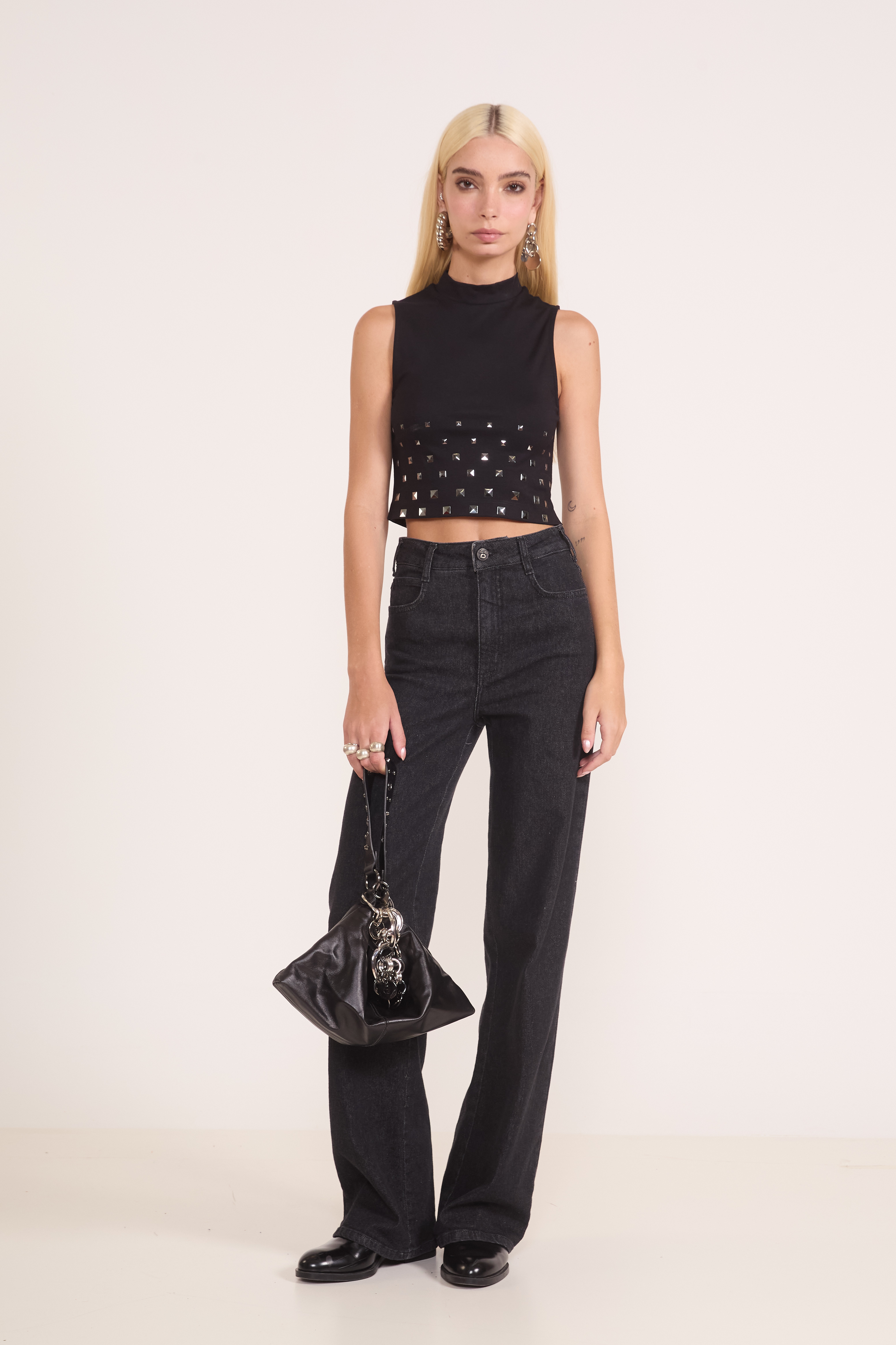 BLUSA COM APLICAÇÃO P PRETO