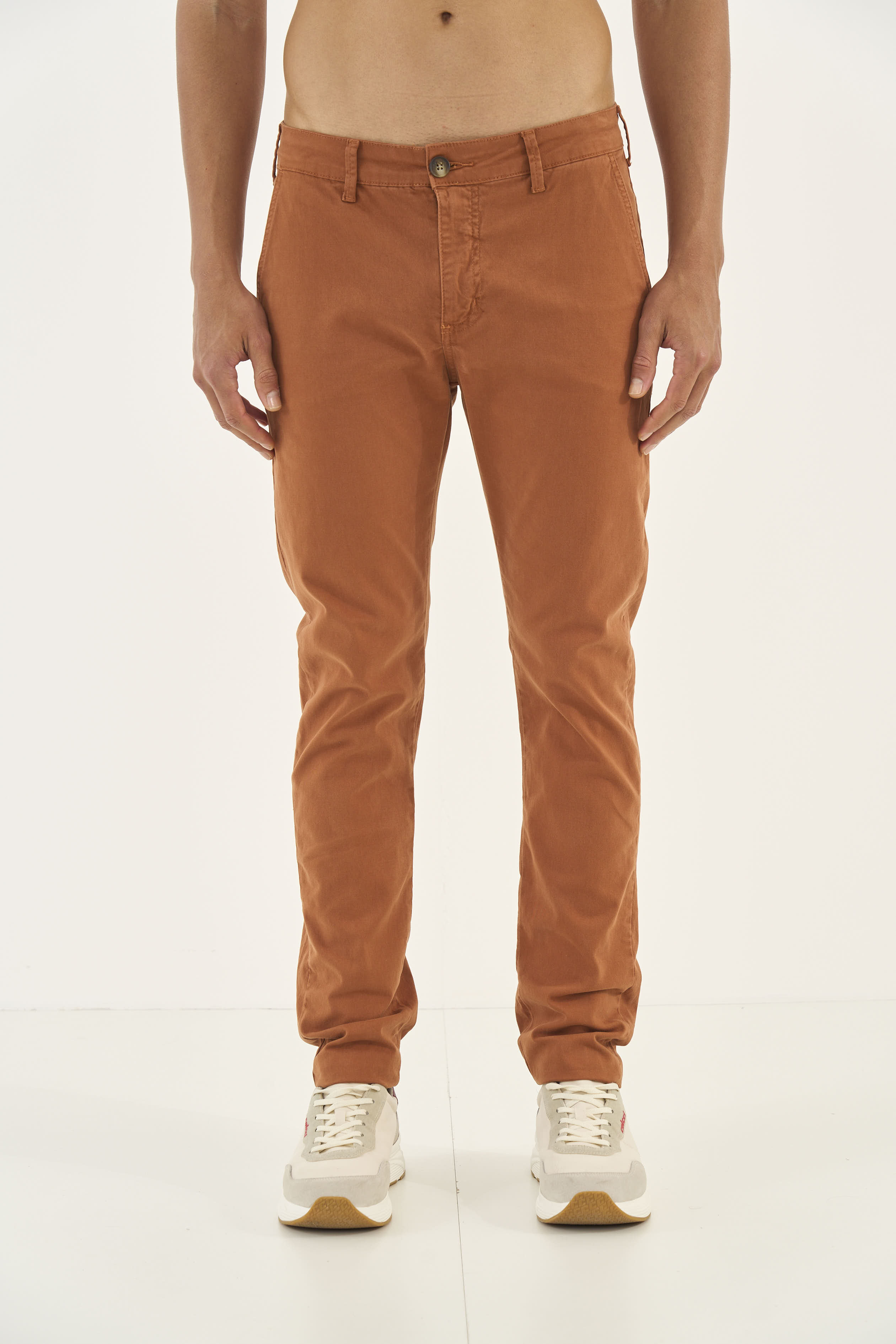 CALÇA SARJA FELIPE SKINNY 38 PRETO