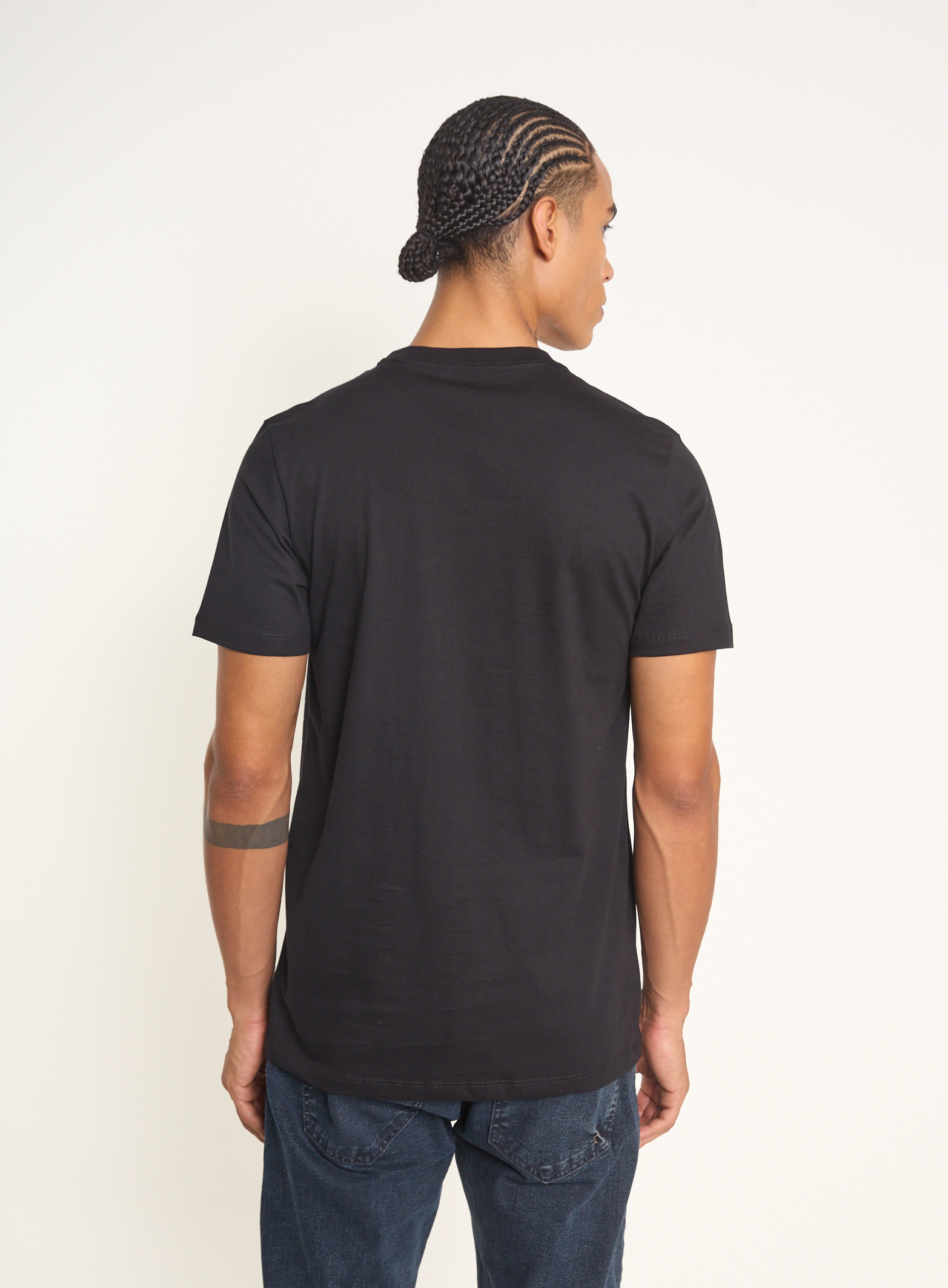 CAMISETA BORDADA GG PRETO