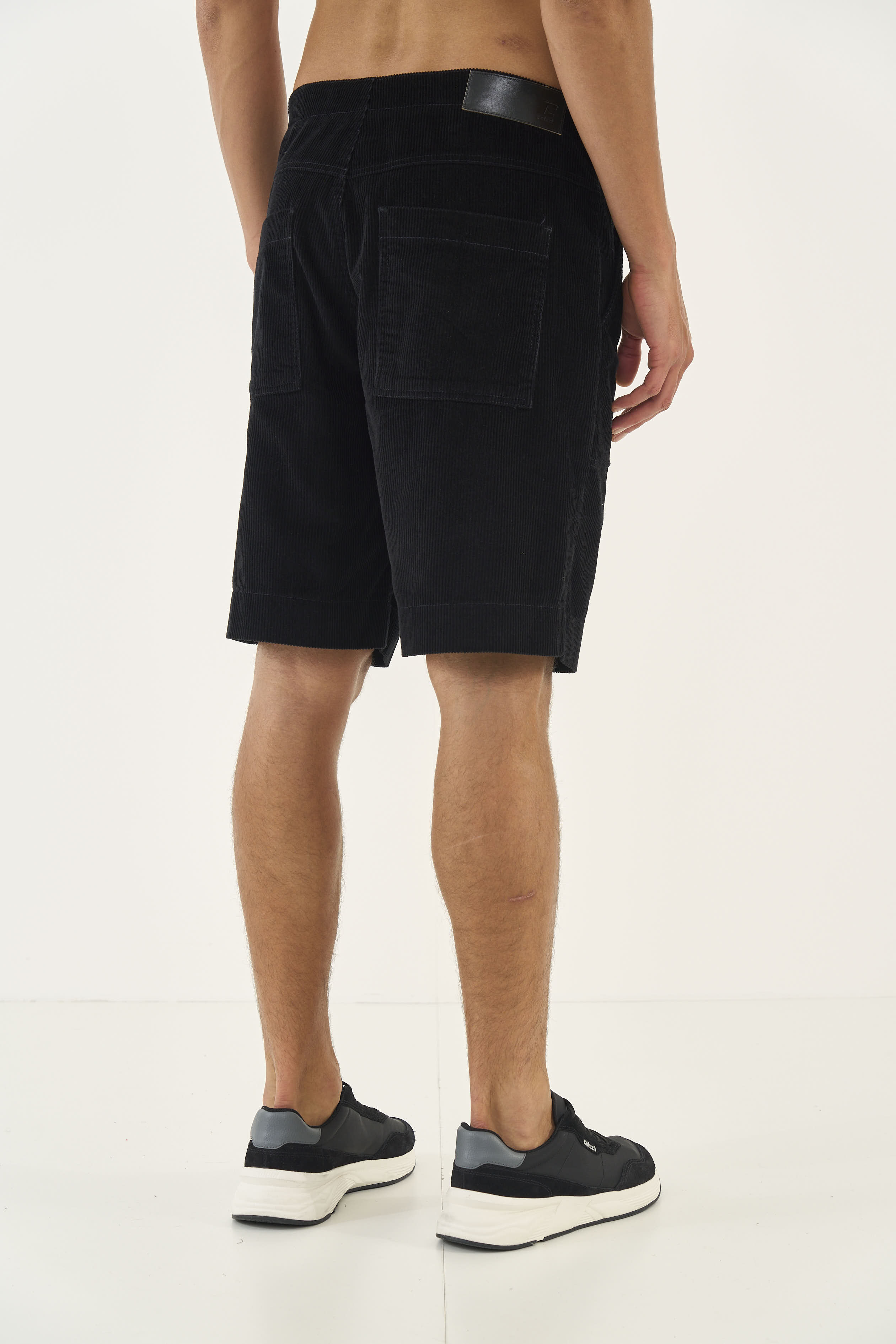 BERMUDA VELUDO 42 PRETO