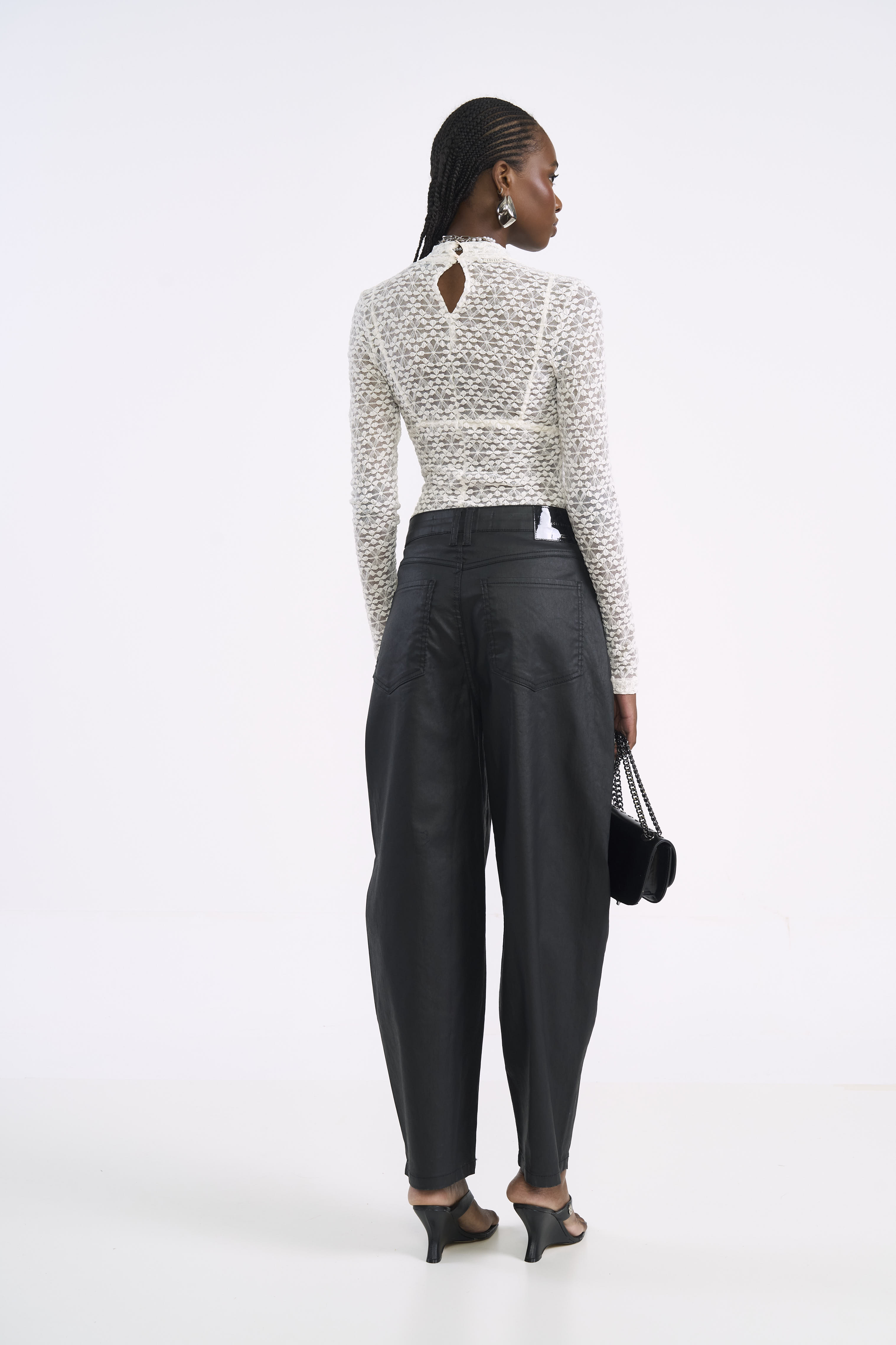 CALÇA SARJA JOANA BARRIL RESINADA 34 PRETO