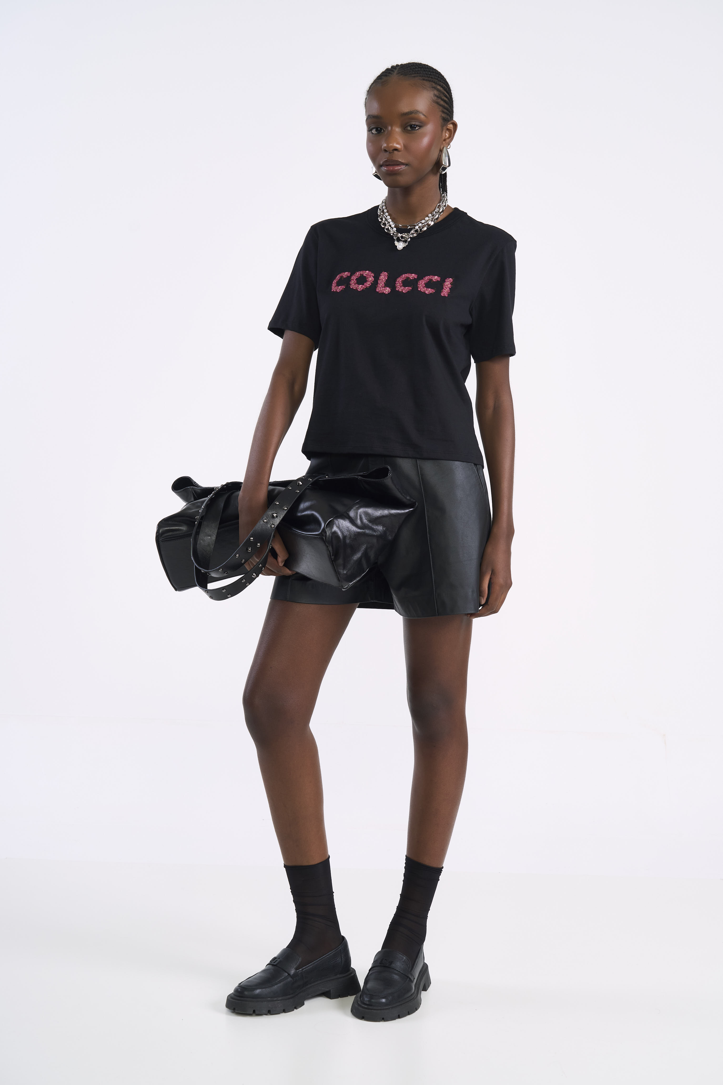 CAMISETA BORDADA M PRETO