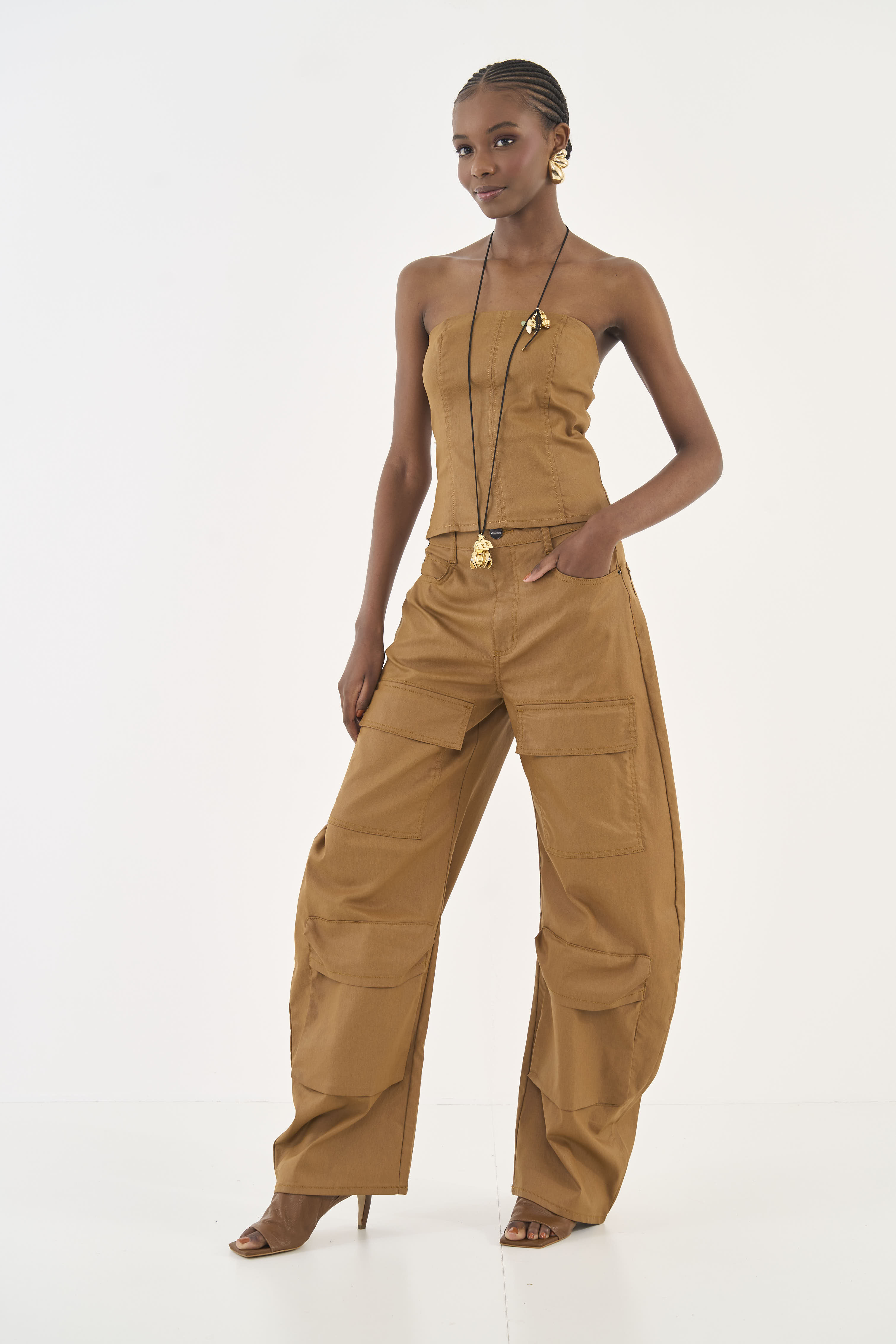 BLUSA SARJA RESINADA PP MARROM DROME