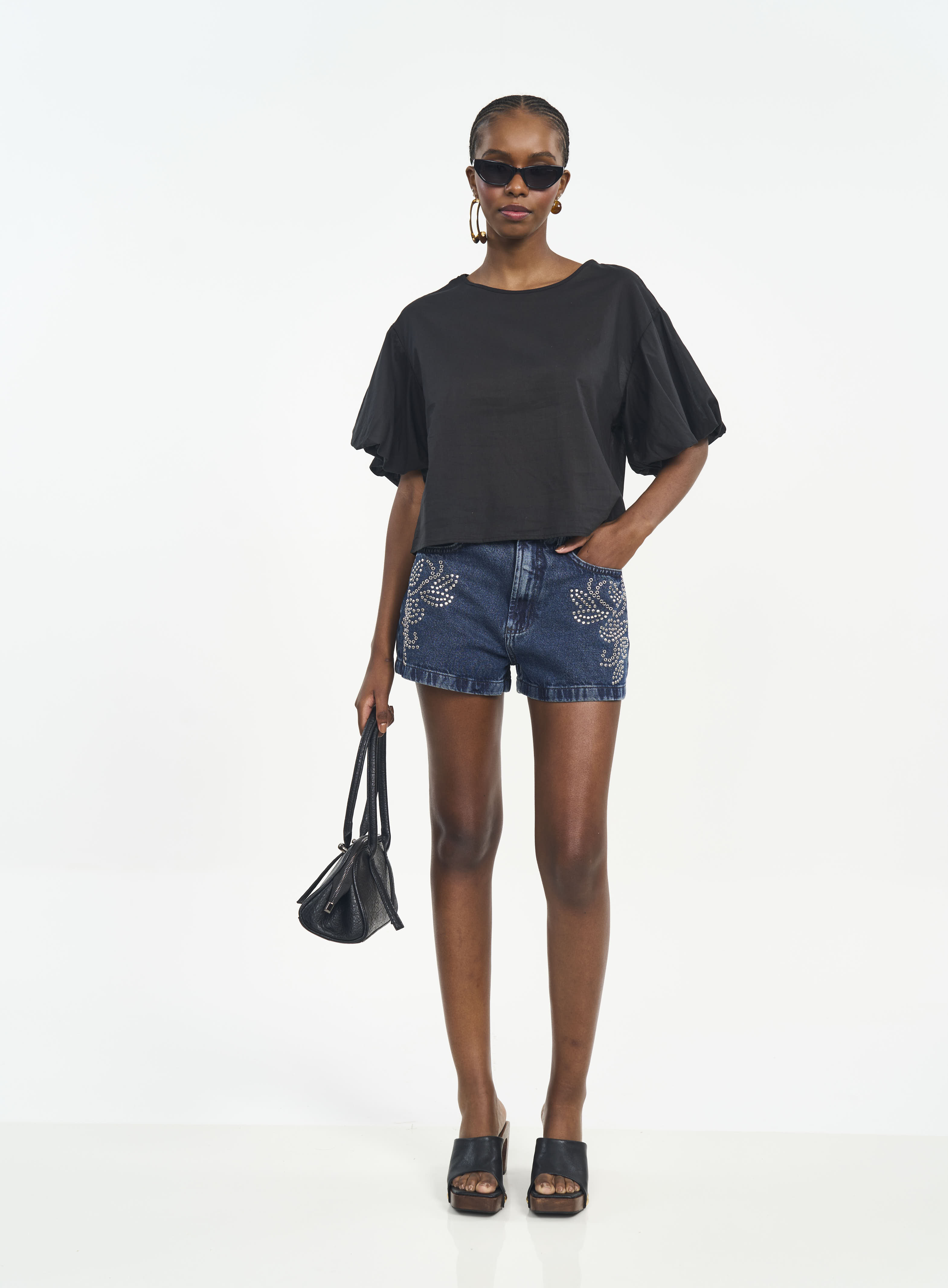 SHORT JEANS JADE COM APLICAÇÃO 34 INDIGO