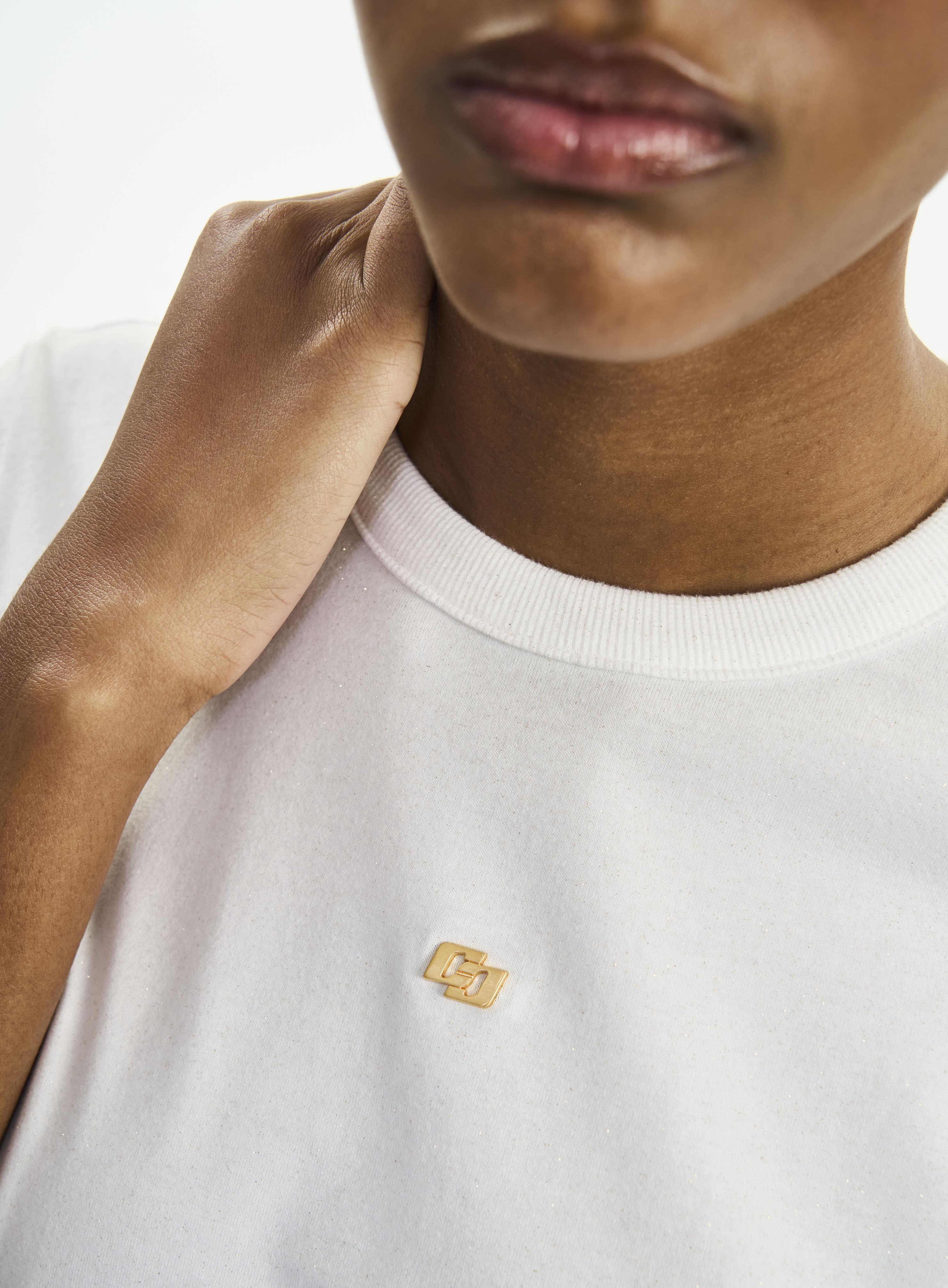 CAMISETA COM BRILHO G OFF SHELL