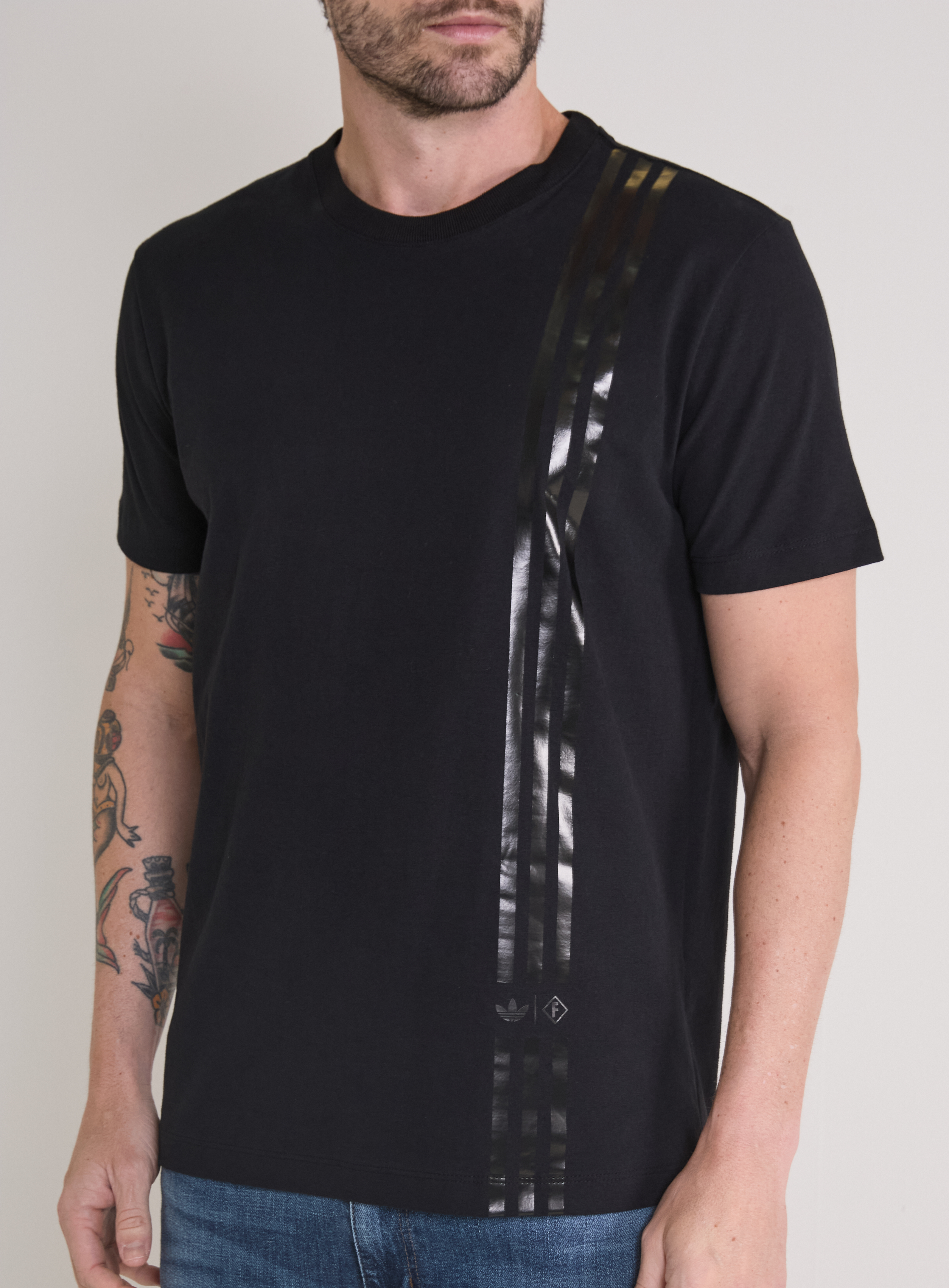 CAMISETA ADIDAS FORUM GG PRETO