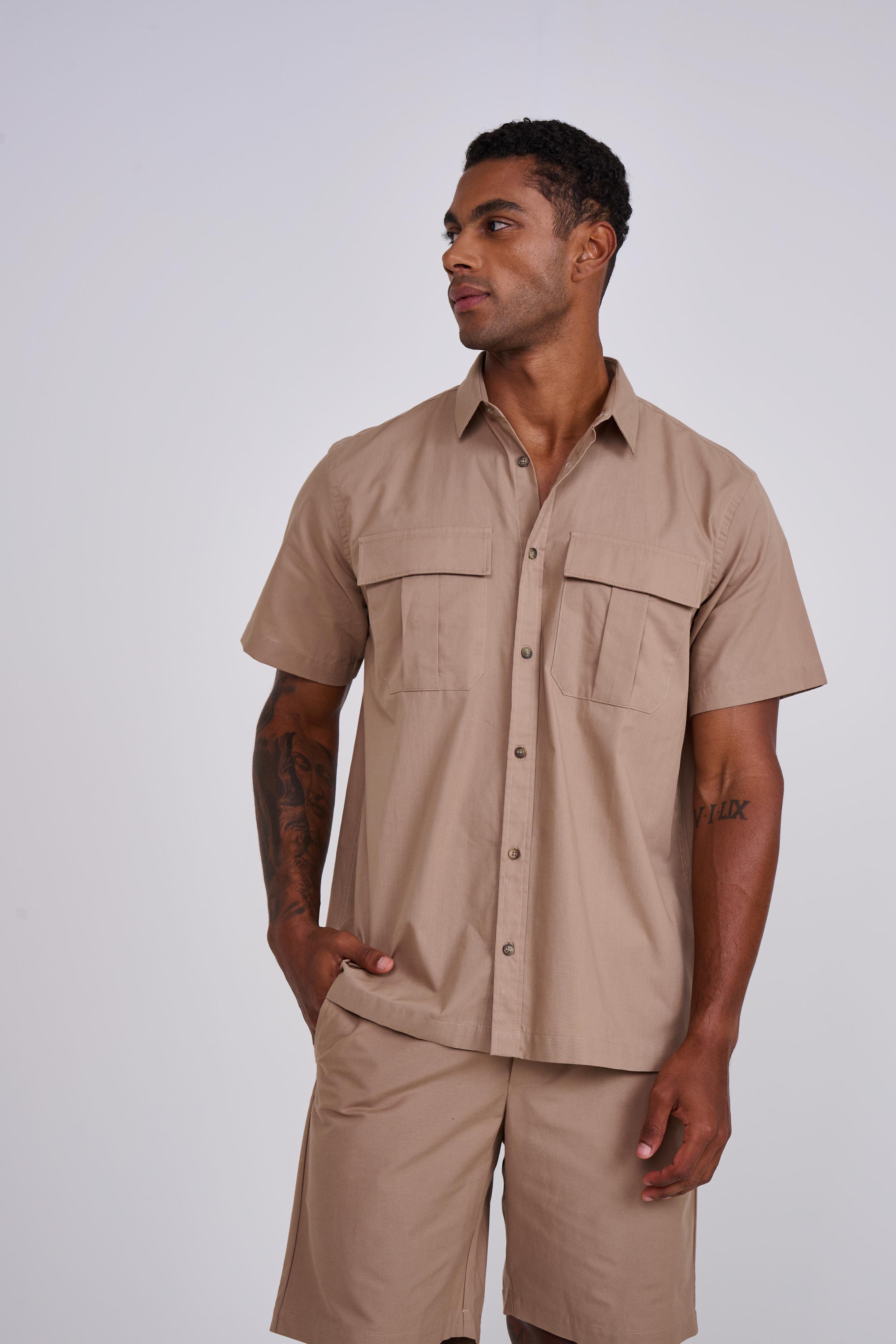 CAMISA BOX P BEGE SAND CASTLE