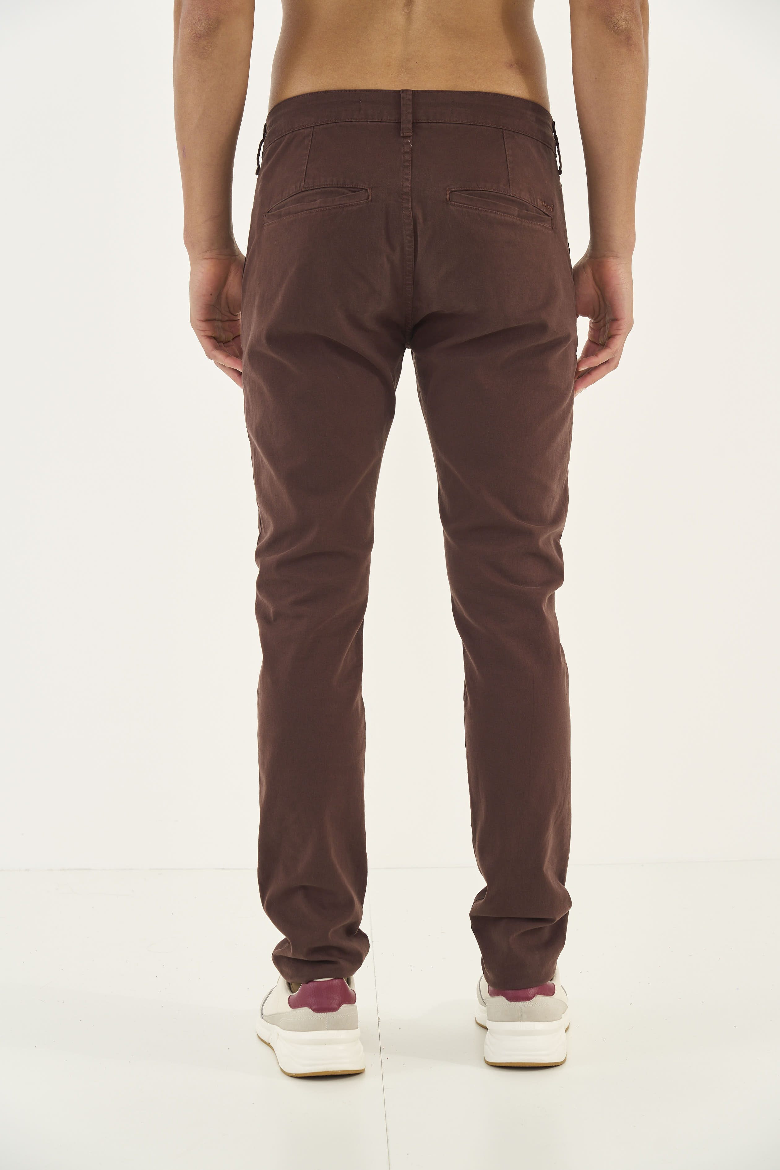 CALÇA SARJA FELIPE SKINNY 40 BEGE TAUPE