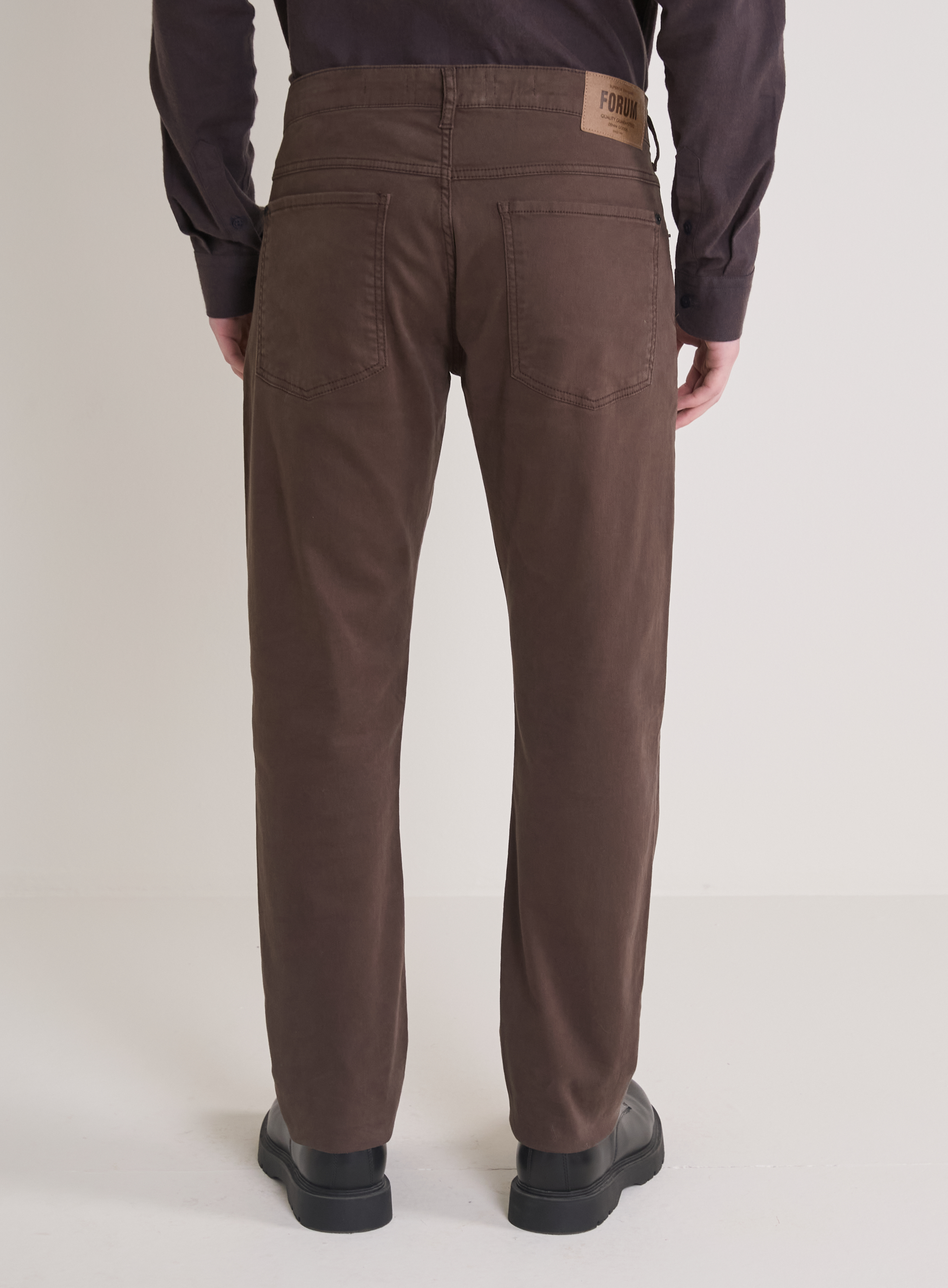 CALÇA SARJA PAUL SLIM 44 MARROM NOBUCK