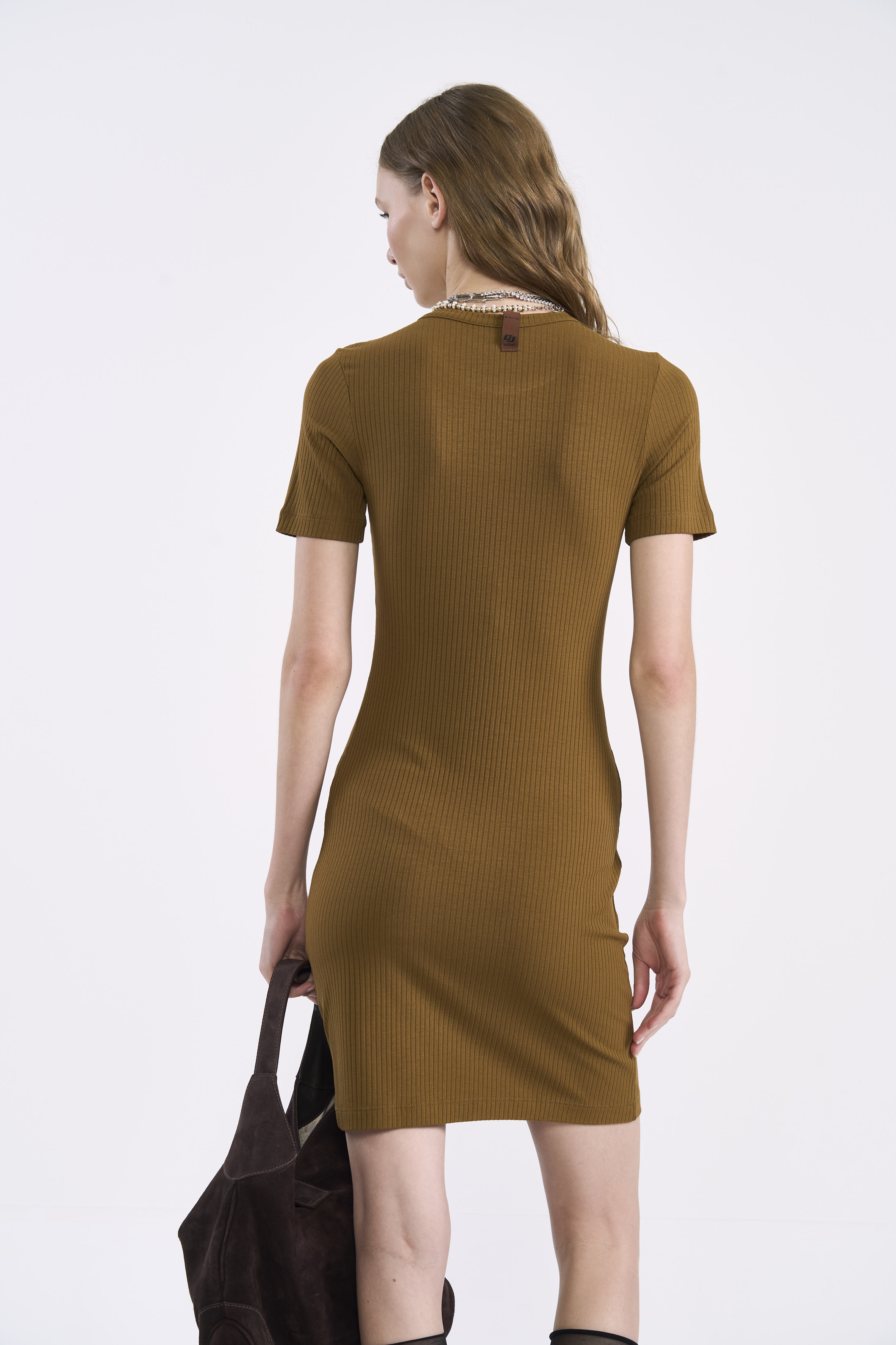VESTIDO CANELADO G MARROM CUMARU