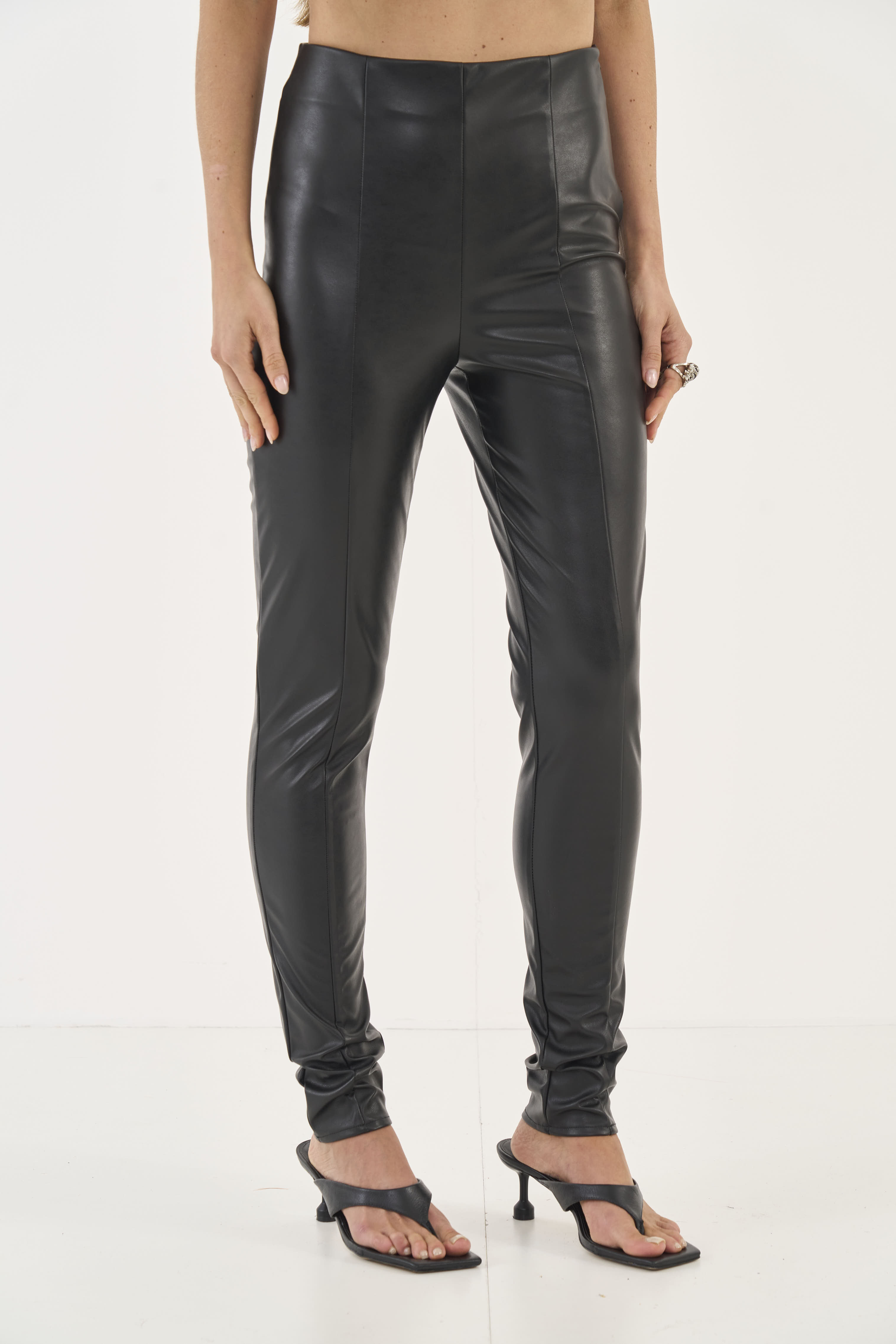 CALÇA COLCCI GG PRETO